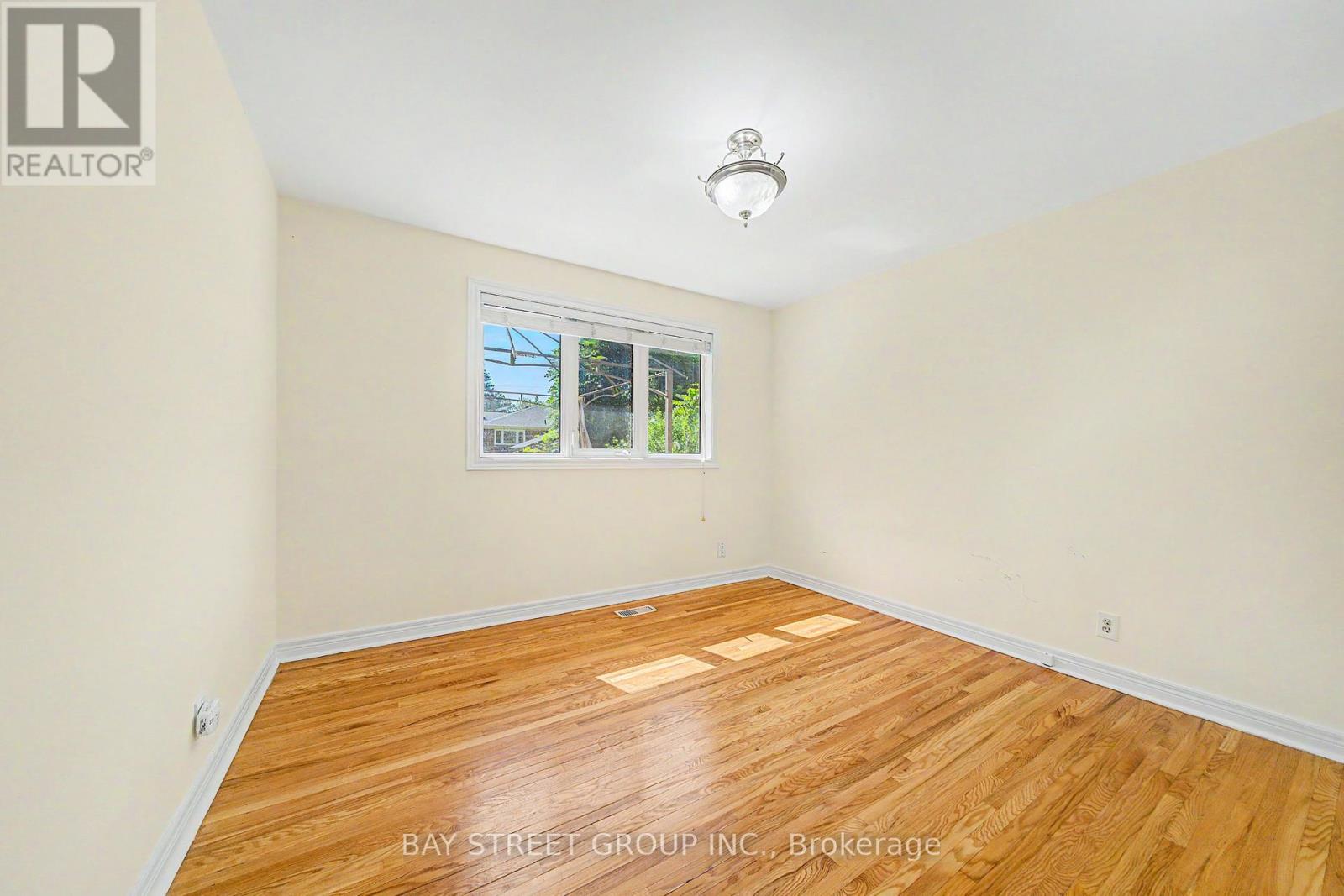 32 Alanadale Avenue Property Photo 22