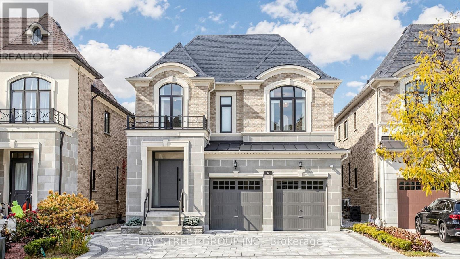 40 Shining Willow Court Property Photo 1