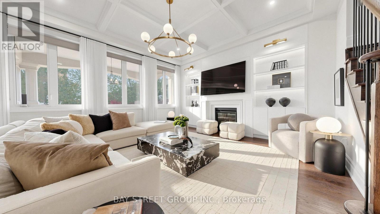 40 Shining Willow Court Property Photo 6