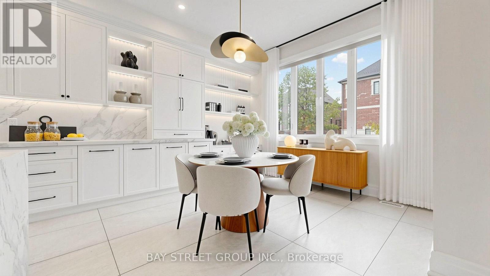 40 Shining Willow Court Property Photo 7