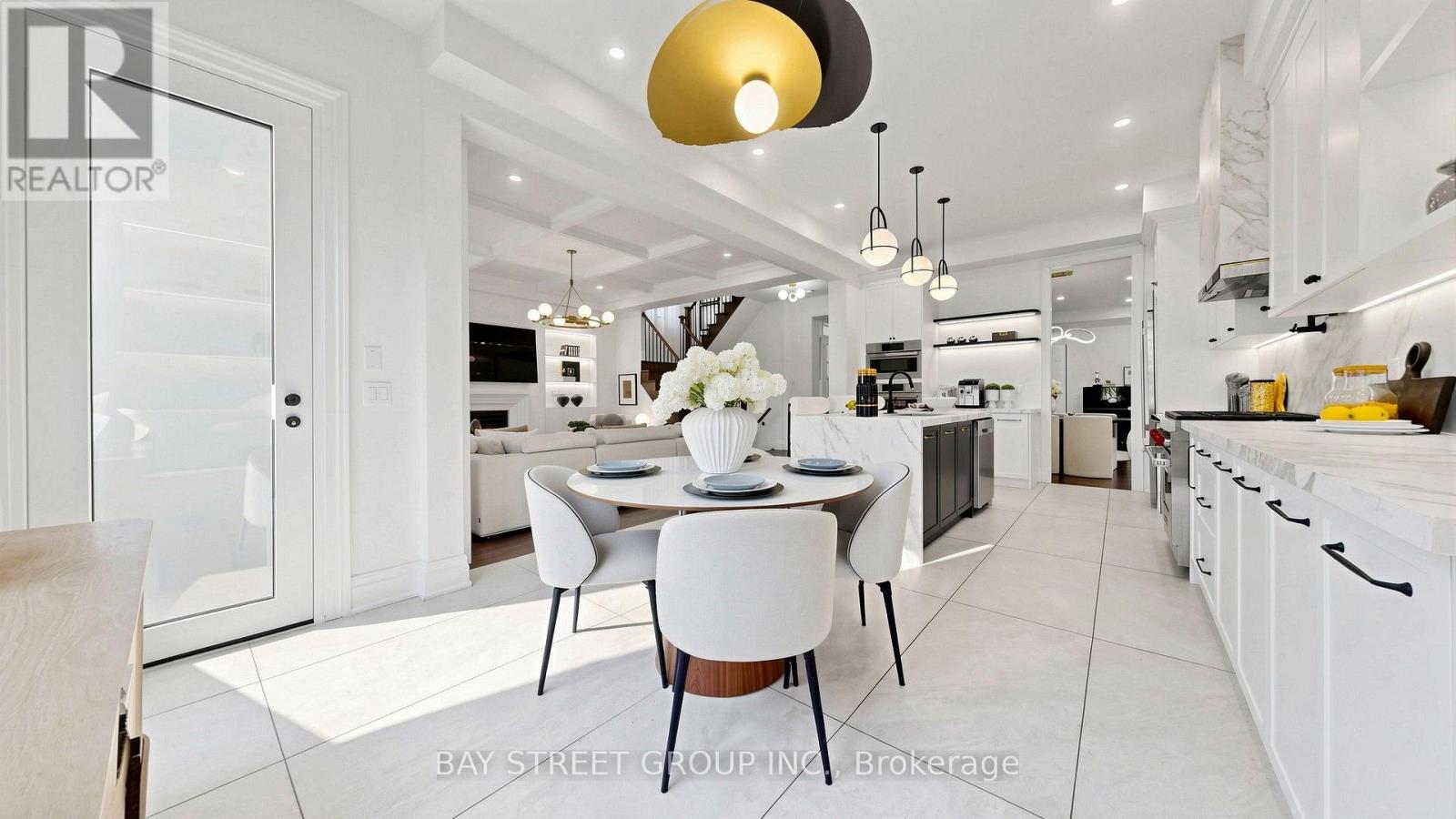 40 Shining Willow Court Property Photo 8