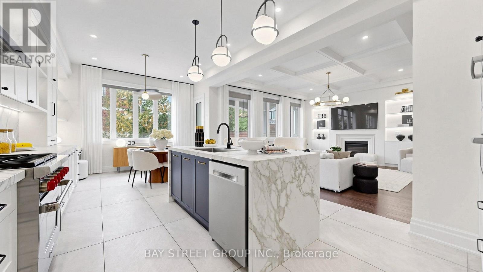 40 Shining Willow Court Property Photo 19