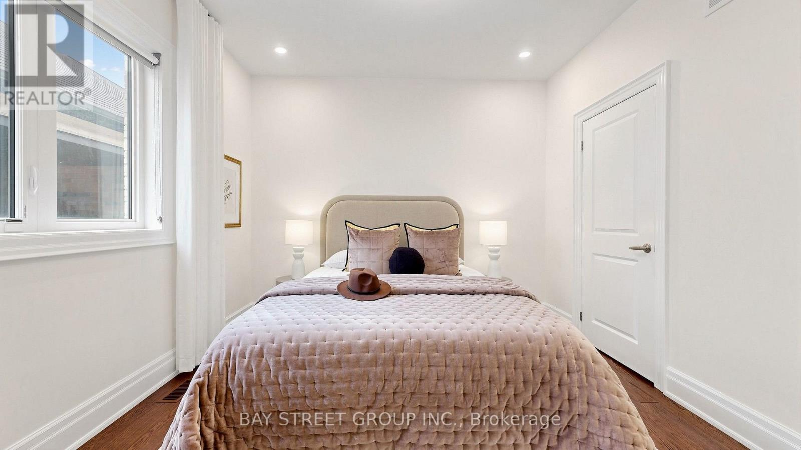 40 Shining Willow Court Property Photo 21