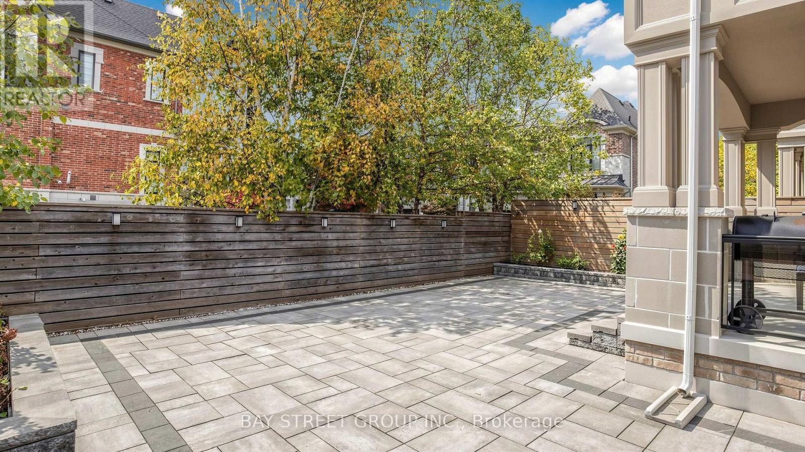 40 Shining Willow Court Property Photo 41