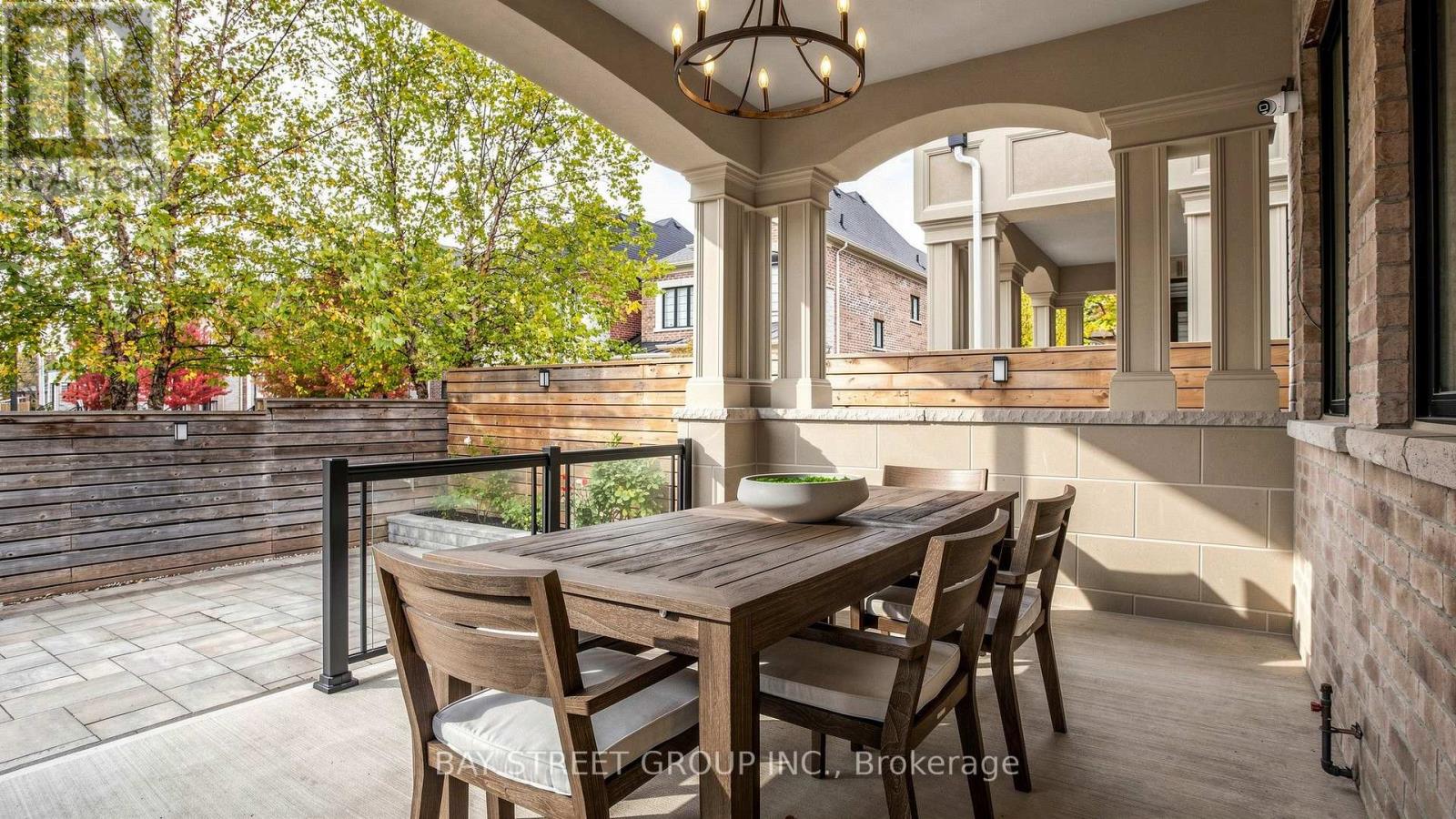 40 Shining Willow Court Property Photo 44