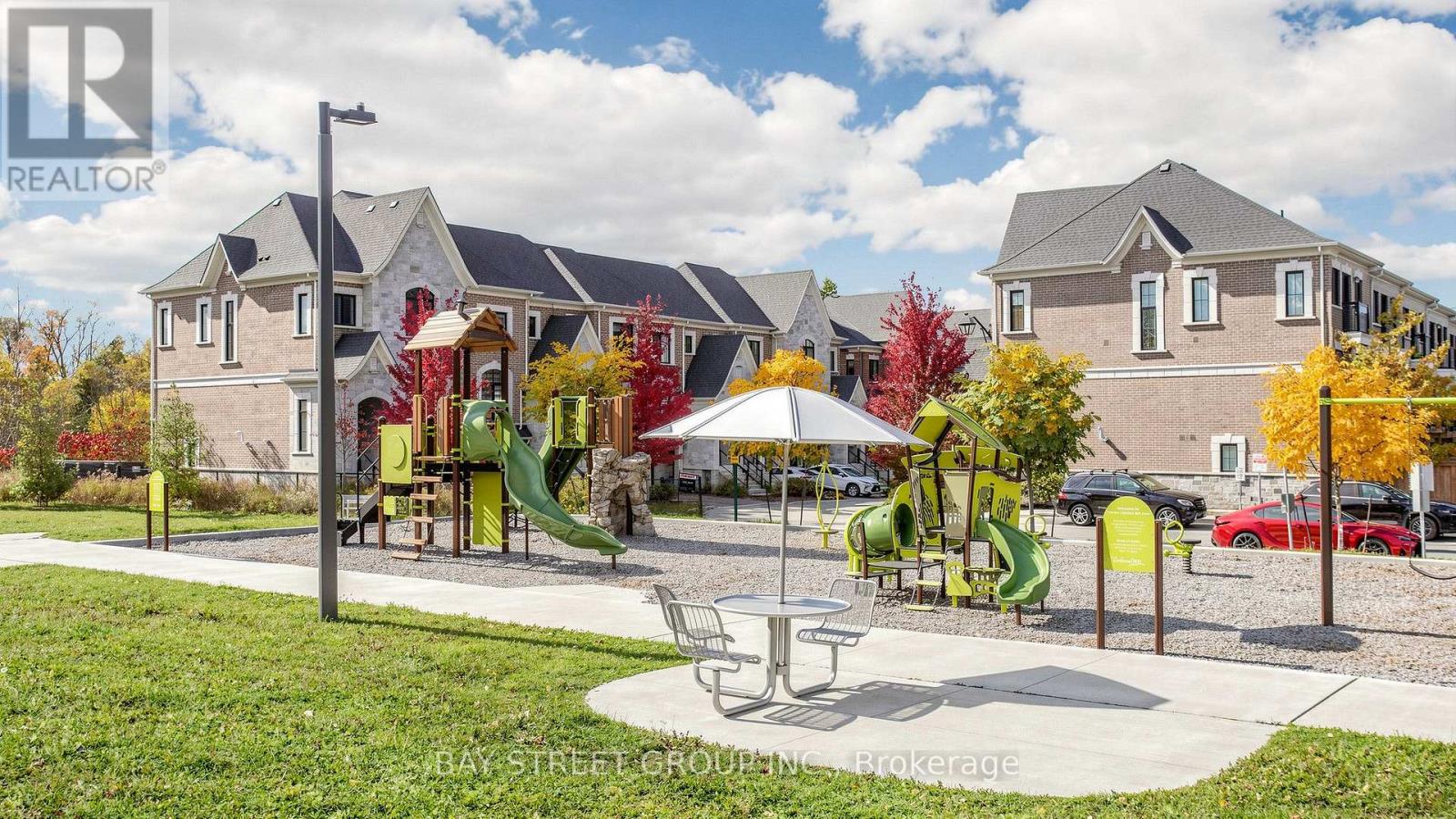 40 Shining Willow Court Property Photo 49