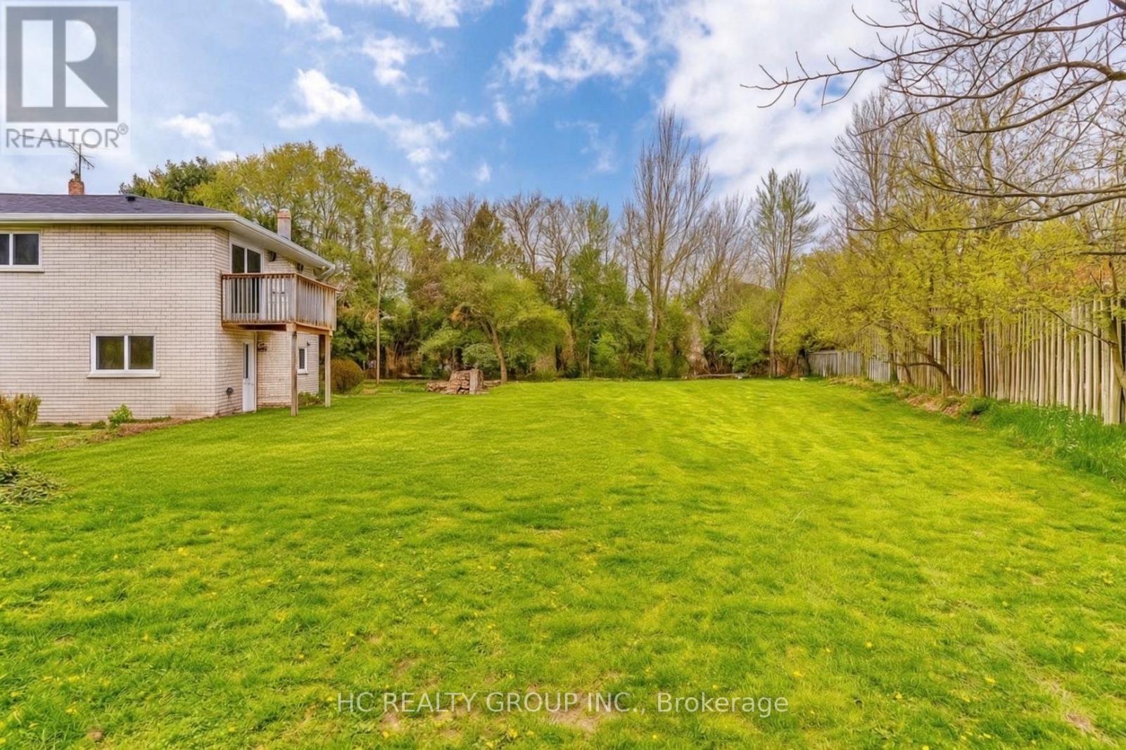 32 B King Richard Court Property Photo 19