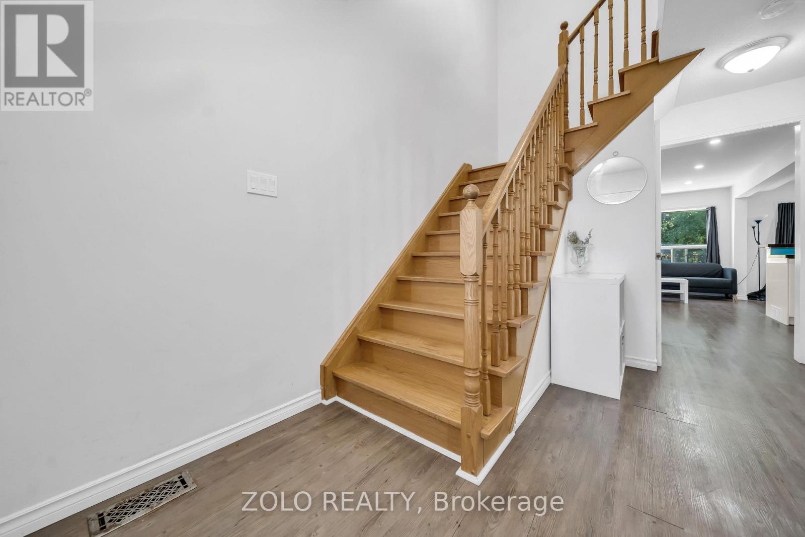 215 Park Drive Property Photo 6