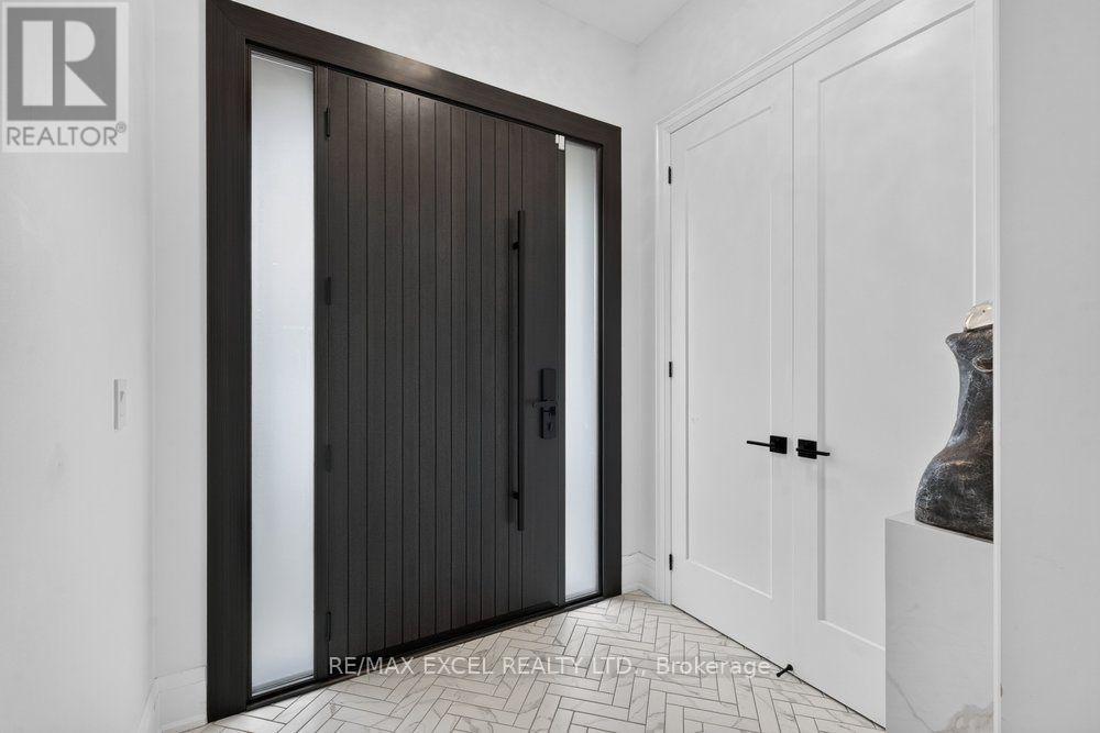 17 Cinquefoil Street Property Photo 6