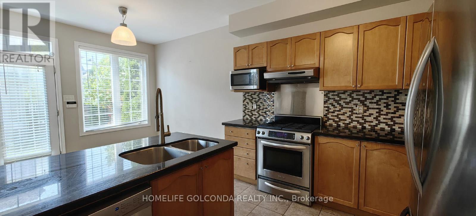 32 Cardrew Street Property Photo 8
