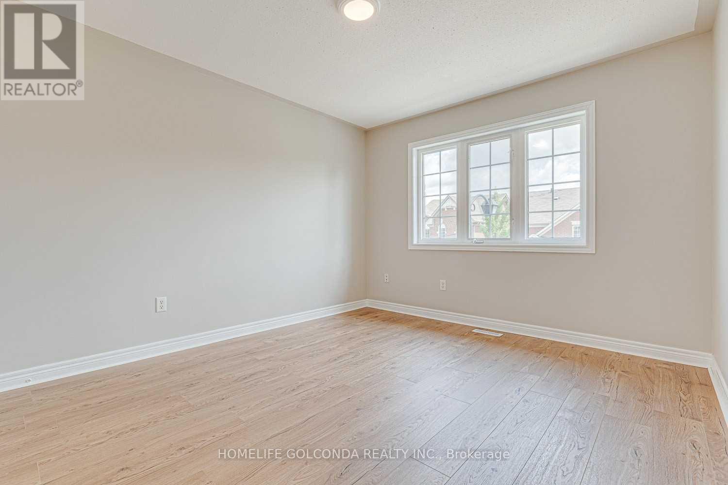 32 Cardrew Street Property Photo 21