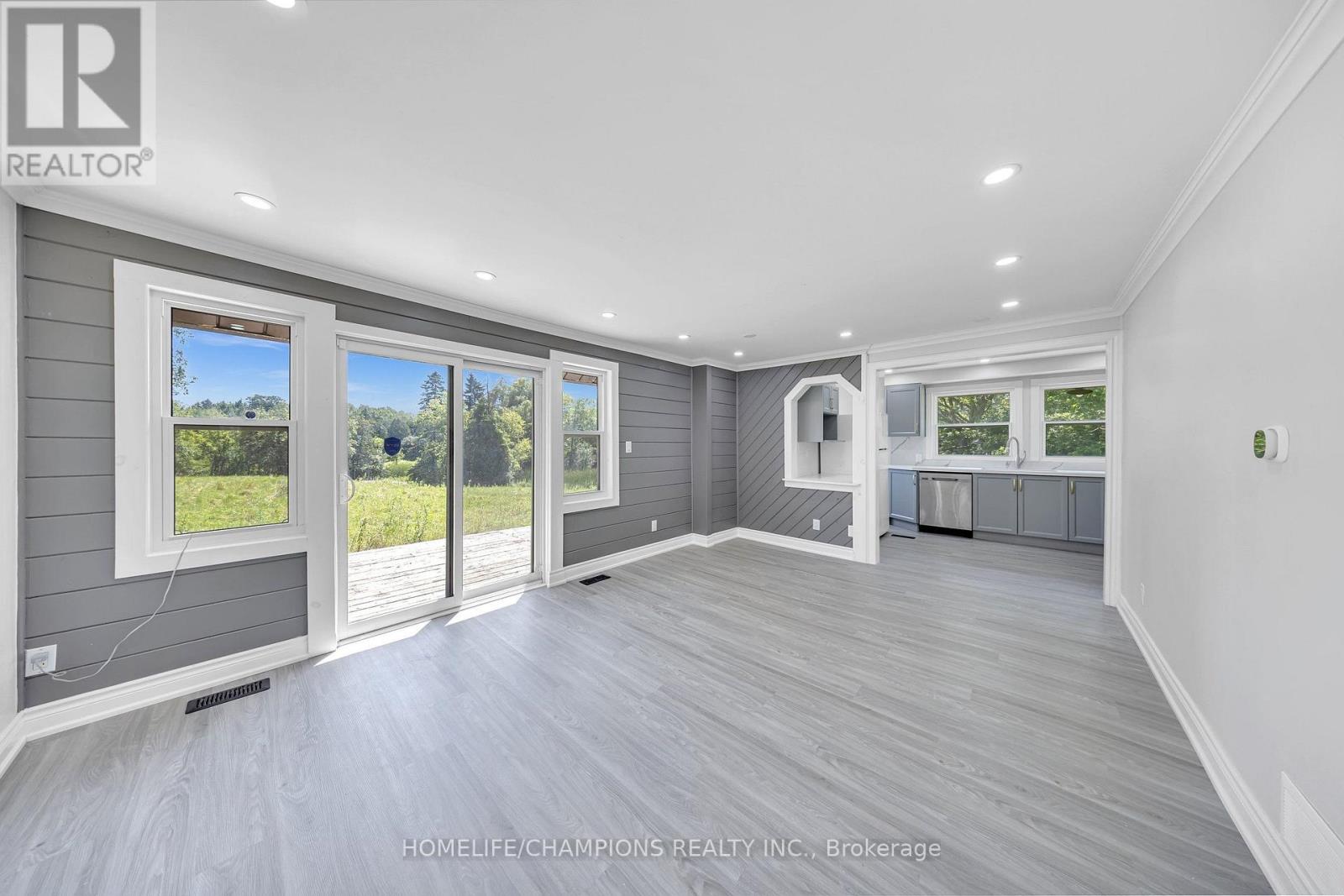 997 Mount Albert Road Property Photo 1