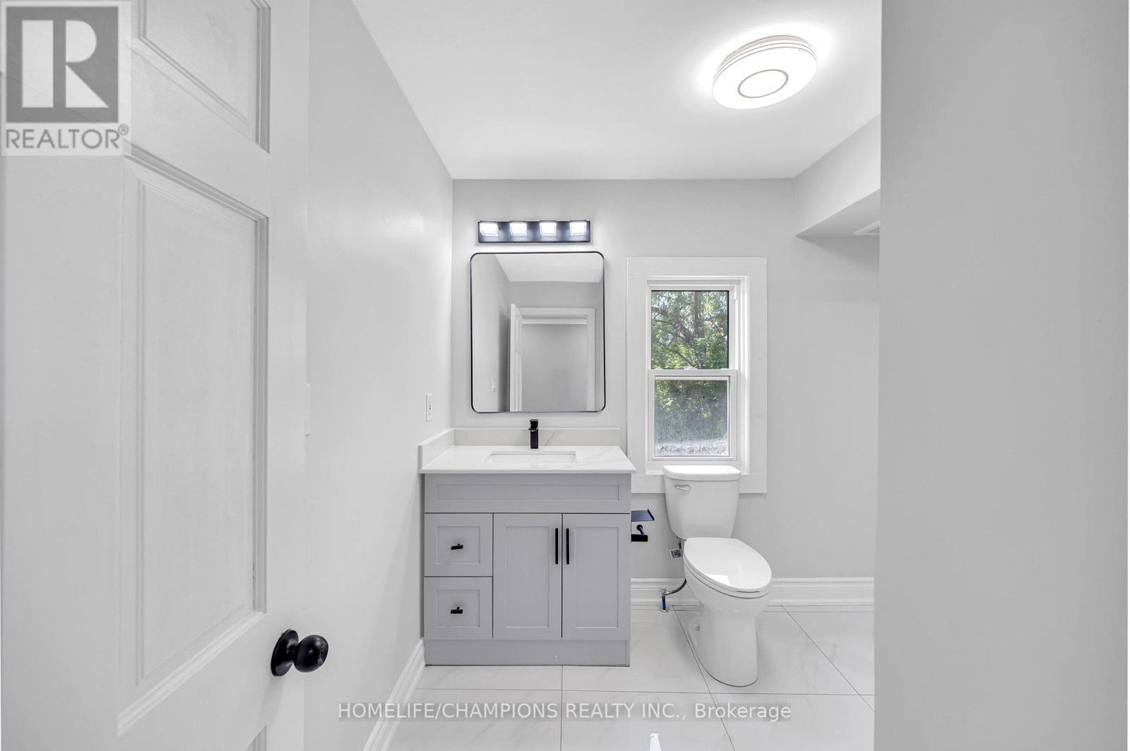 997 Mount Albert Road Property Photo 12