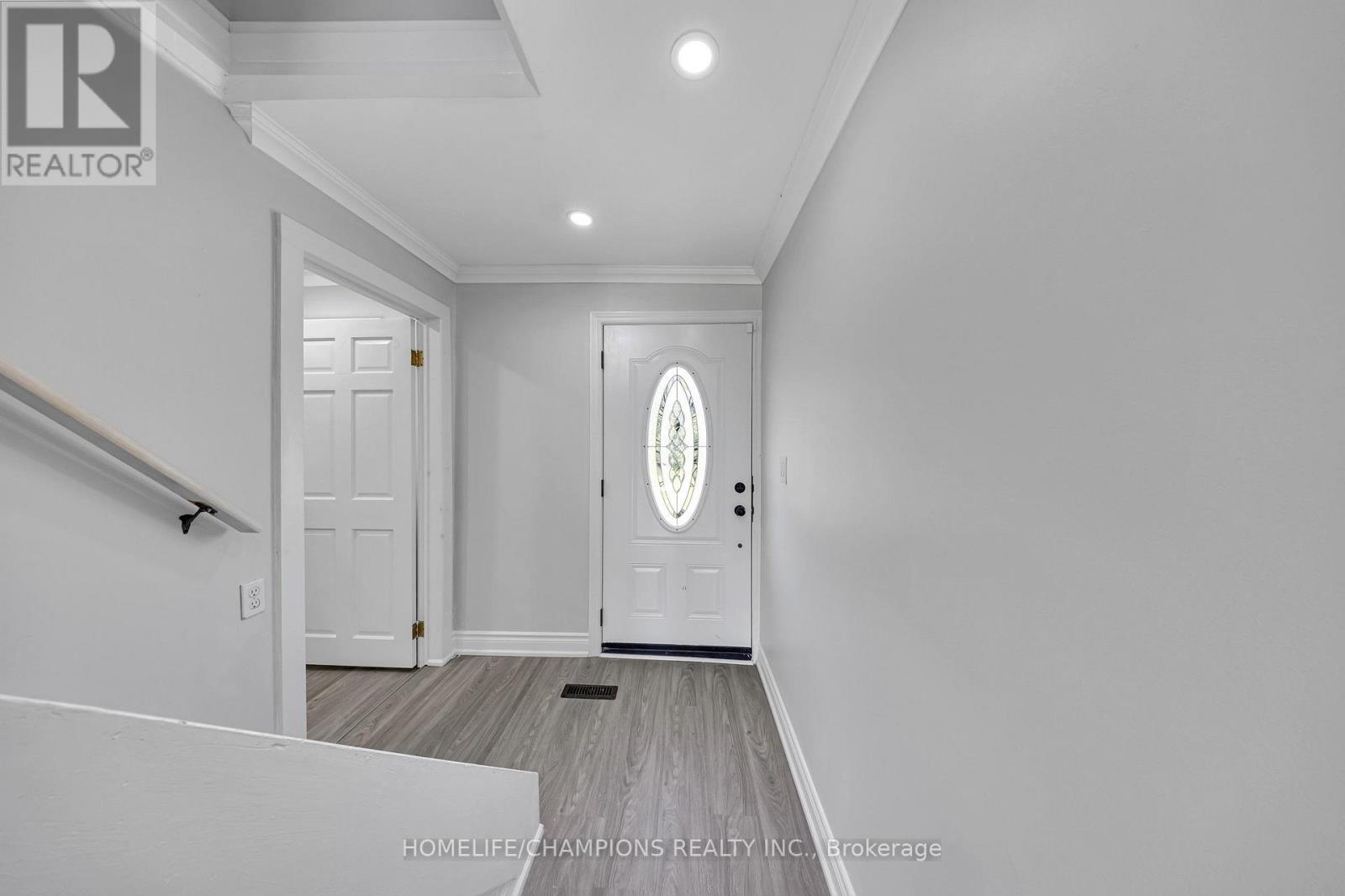 997 Mount Albert Road Property Photo 13