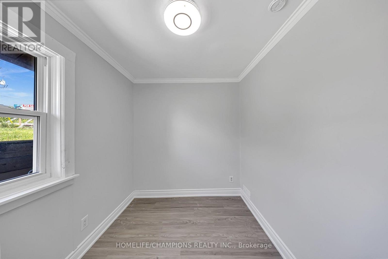 997 Mount Albert Road Property Photo 16