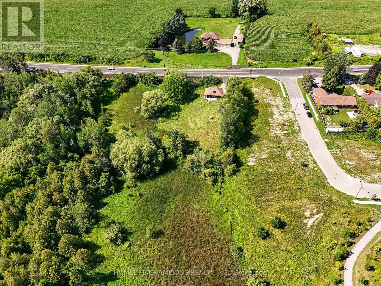 997 Mount Albert Road Property Photo 31