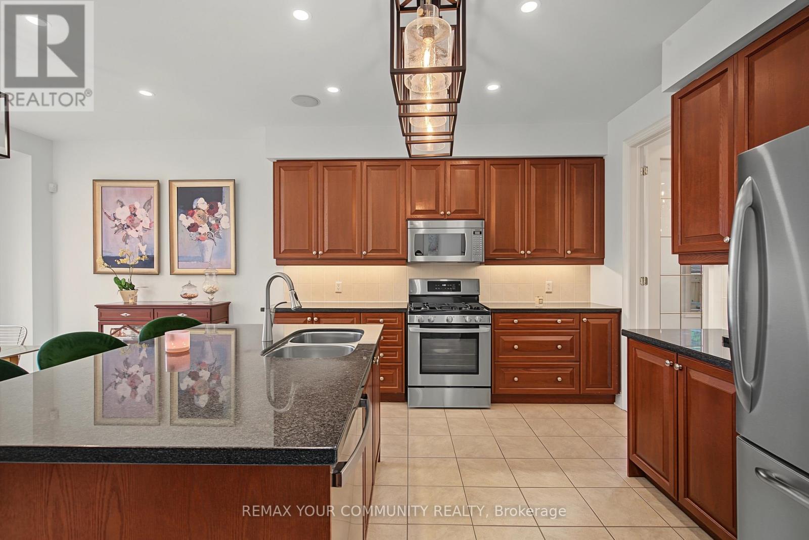 8 Yemina Gate Property Photo 14
