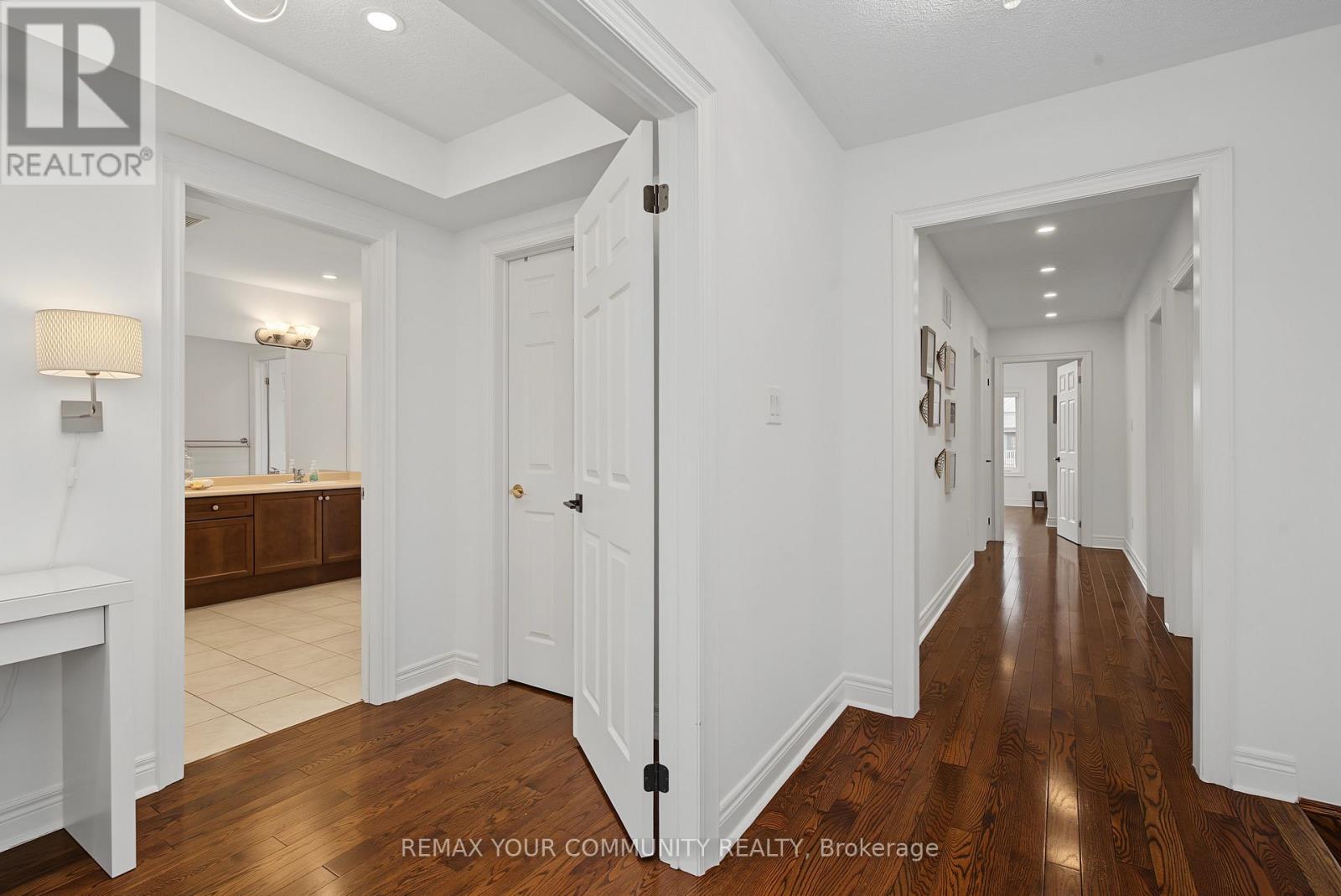8 Yemina Gate Property Photo 29