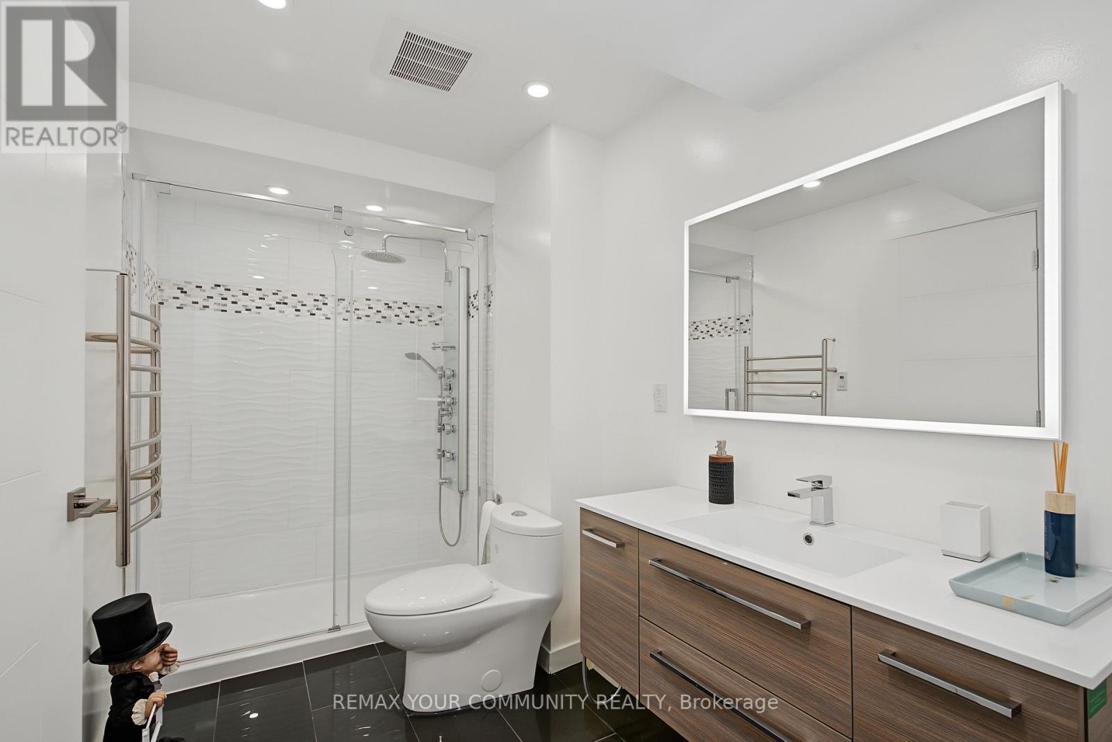 8 Yemina Gate Property Photo 43