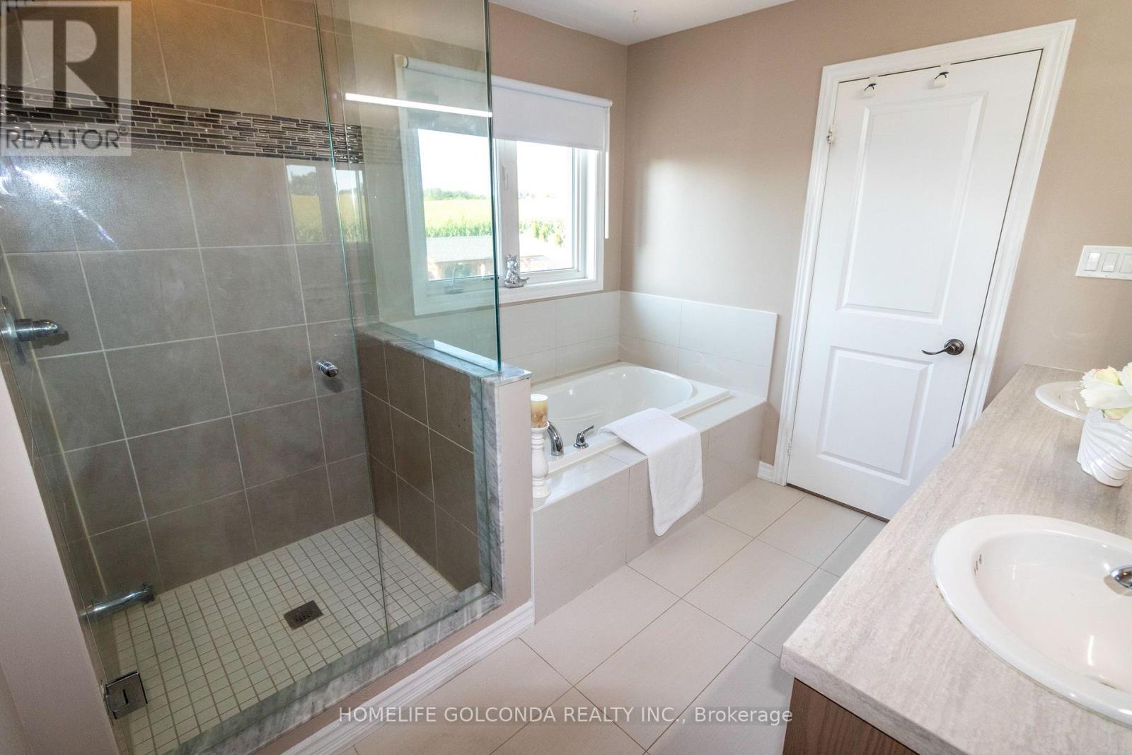 40 Ridge Gate Crescent Property Photo 21