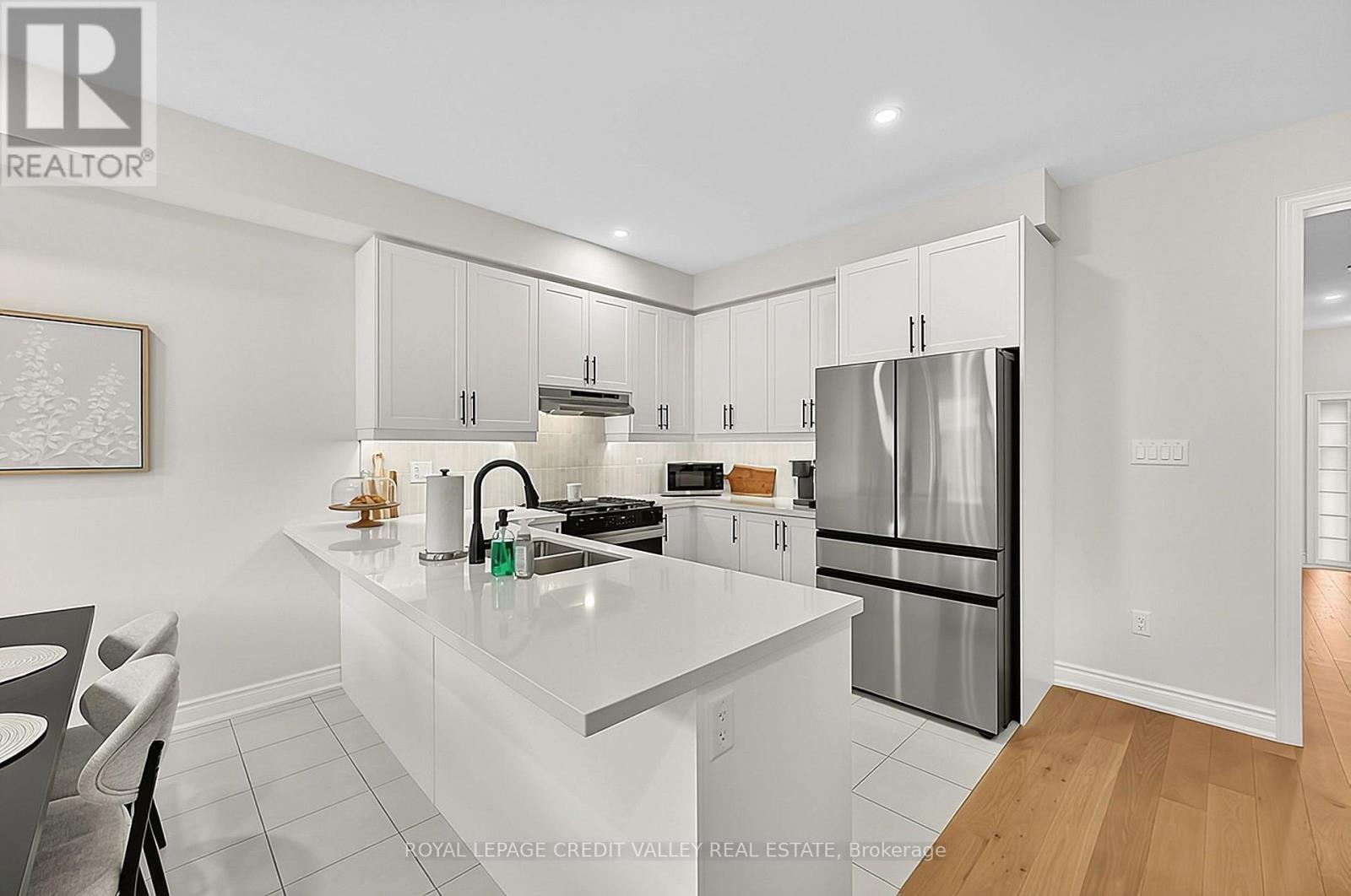 112 Lorne Thomas Place Property Photo 10