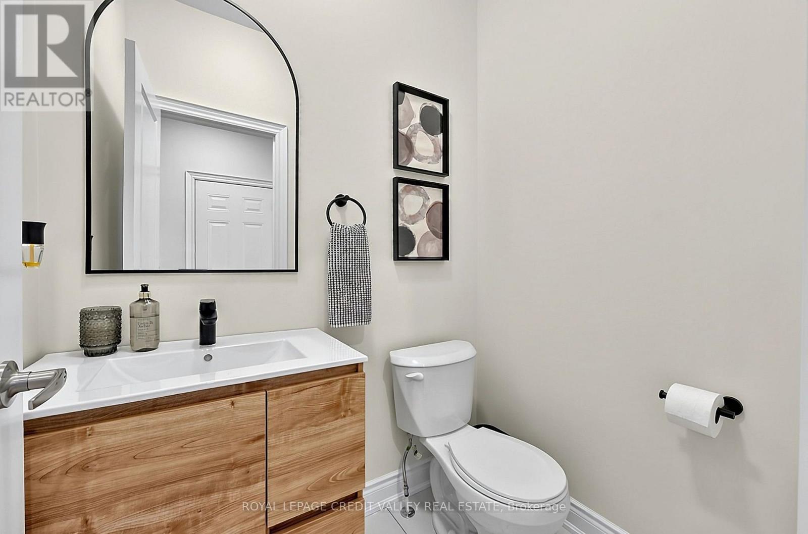 112 Lorne Thomas Place Property Photo 20