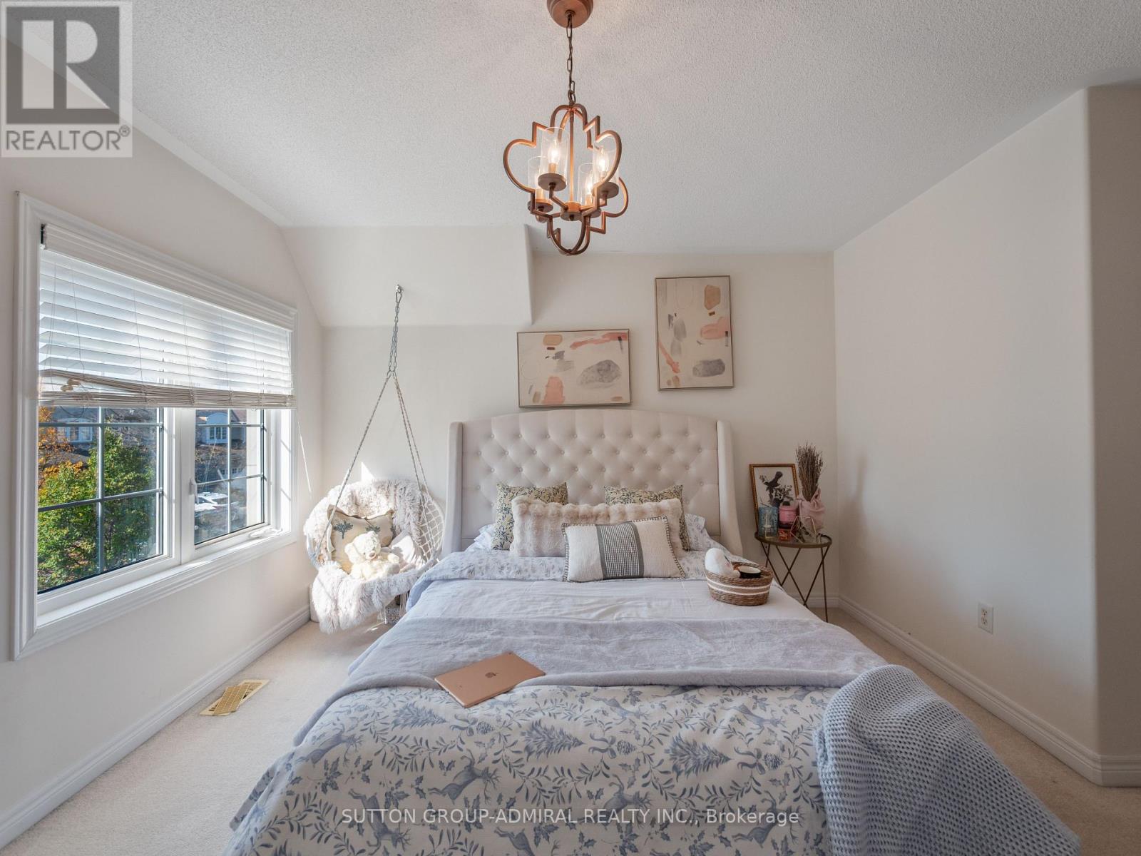 87 Rivington Avenue Property Photo 38