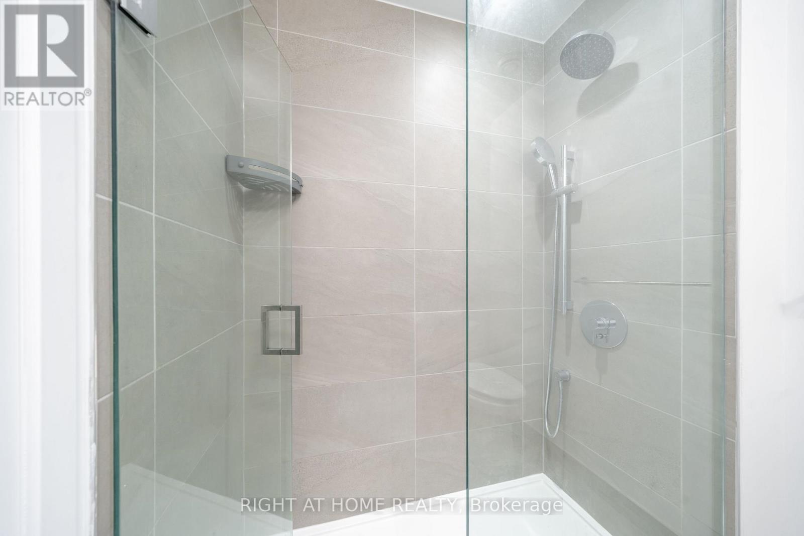 1005 - 5 Buttermill Avenue Property Photo 11