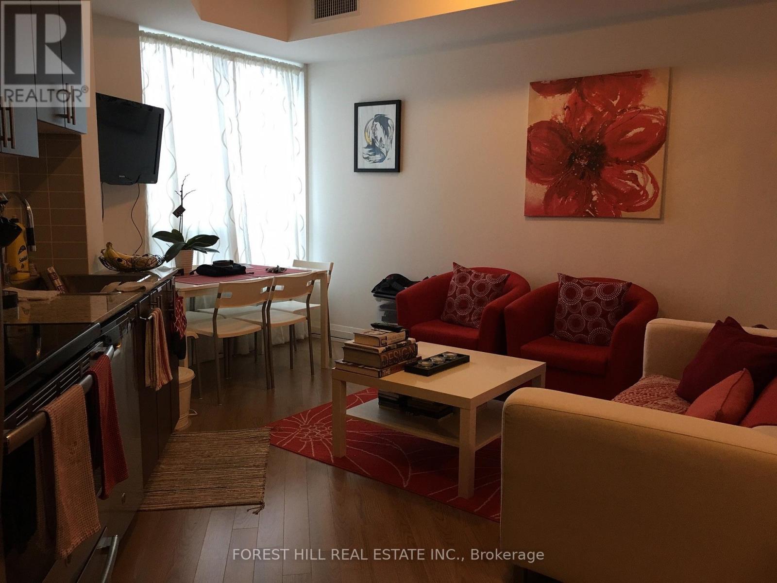 621 - 7161 Yonge Street Property Photo 2