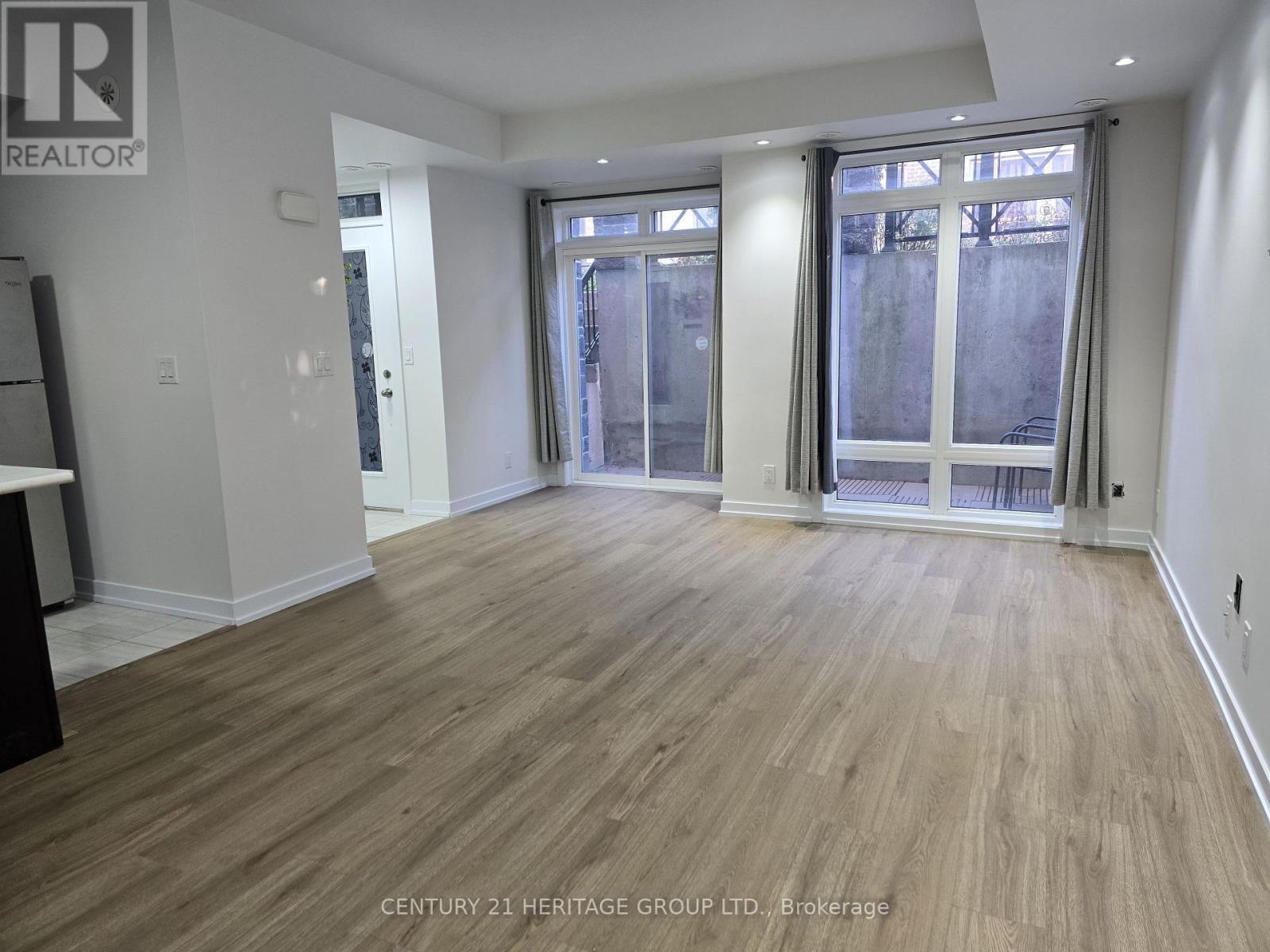 309 - 20 Dunsheath Way Property Photo 5