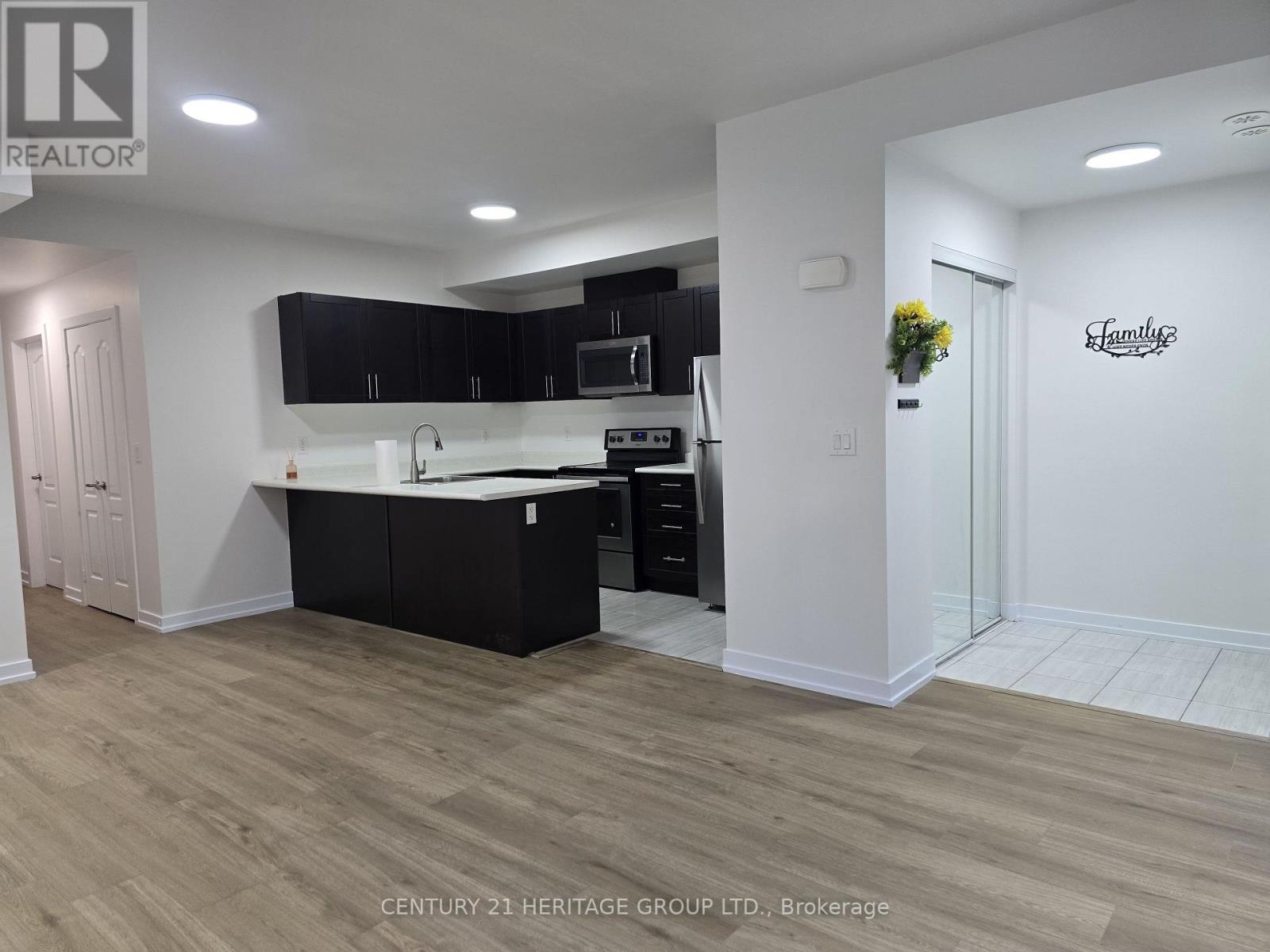 309 - 20 Dunsheath Way Property Photo 7