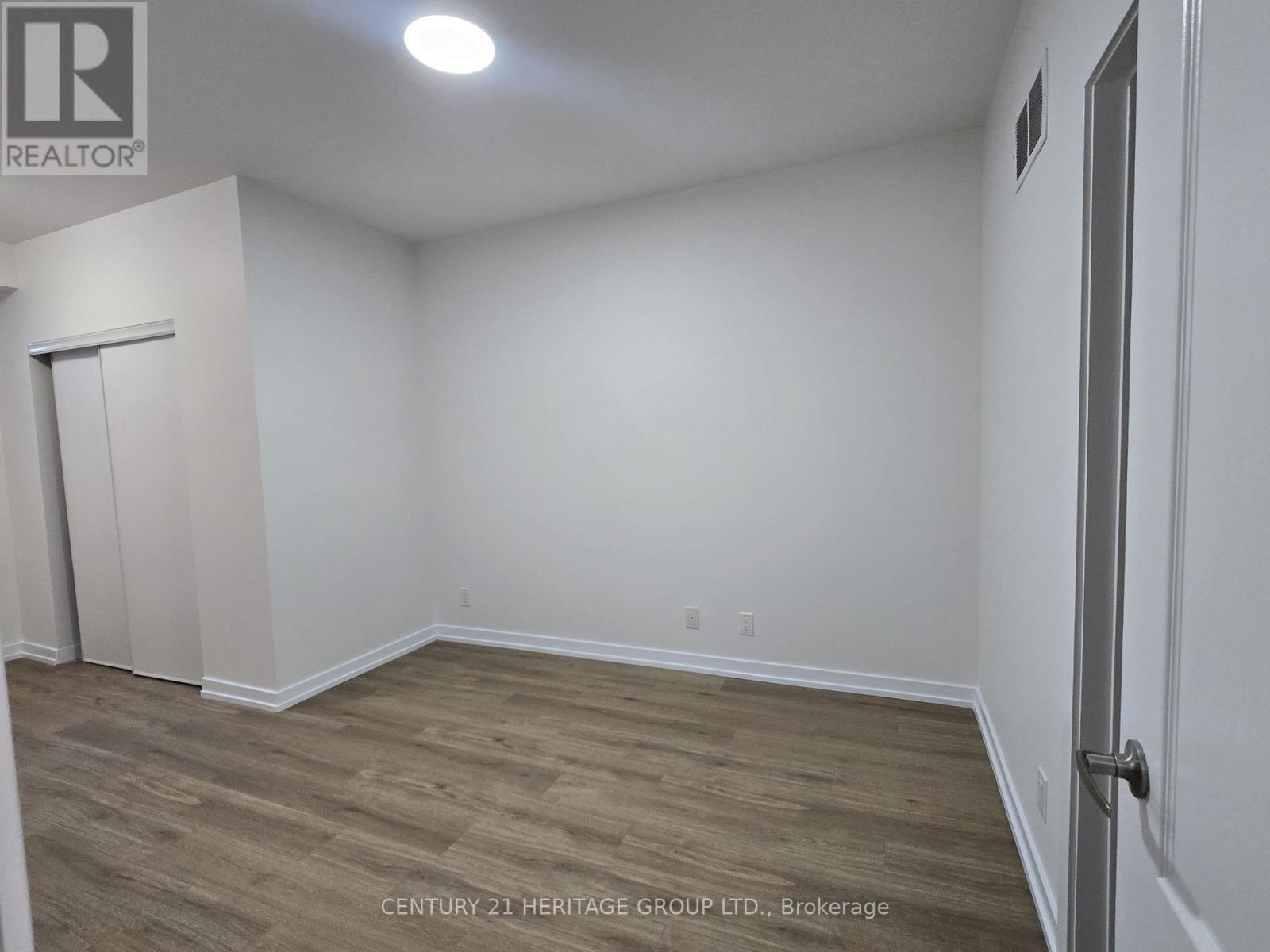 309 - 20 Dunsheath Way Property Photo 14