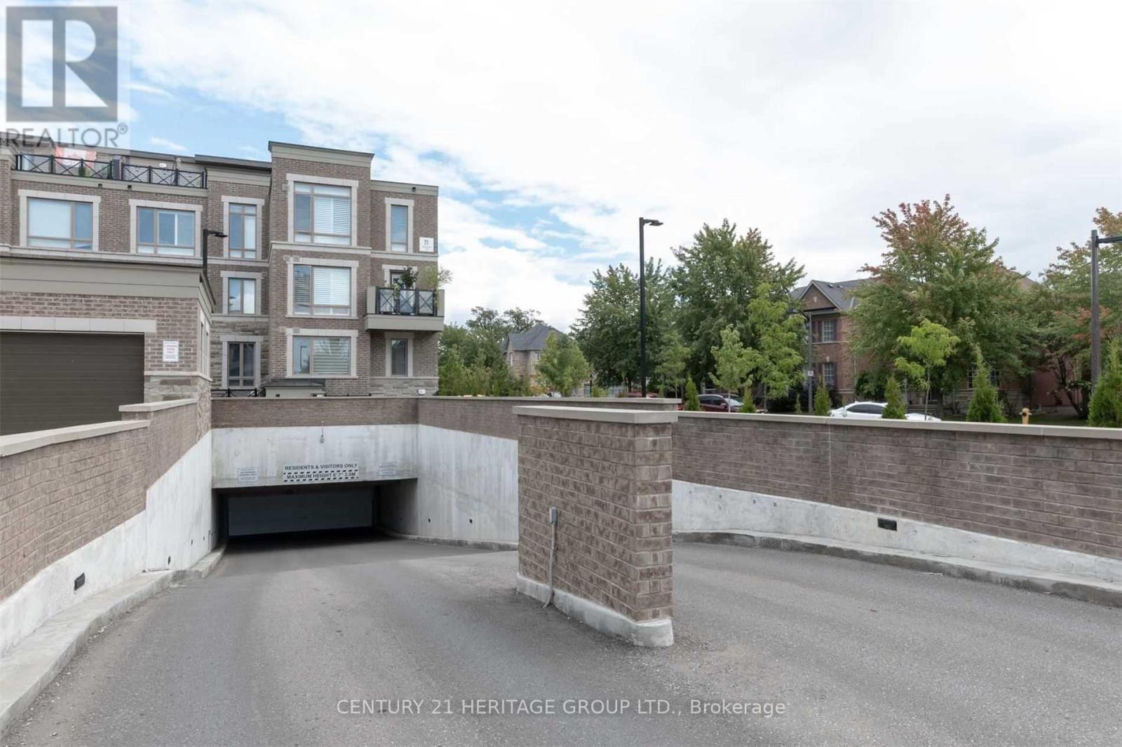 309 - 20 Dunsheath Way Property Photo 29
