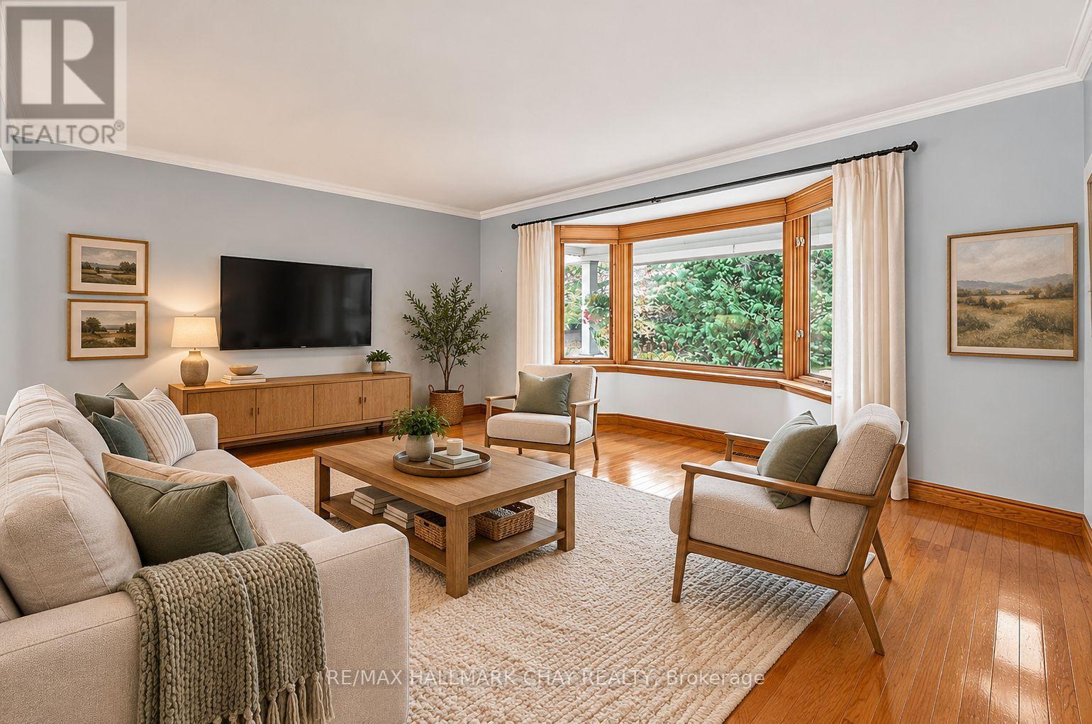 5424 3rd Line Property Photo 12