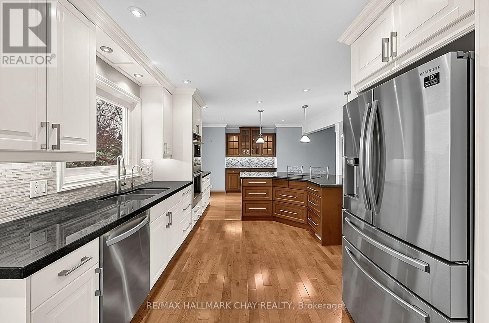 5424 3rd Line Property Photo 18