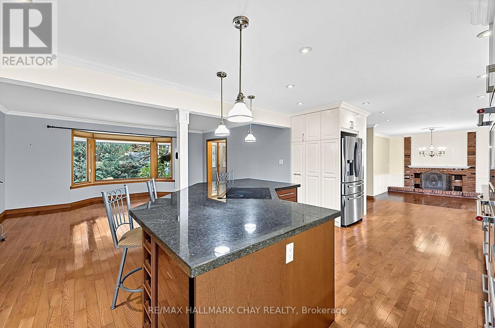 5424 3rd Line Property Photo 19