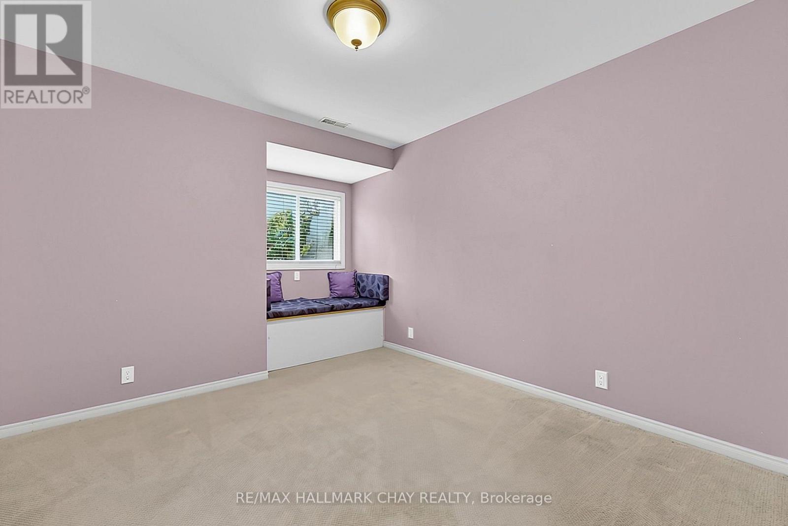 5424 3rd Line Property Photo 33