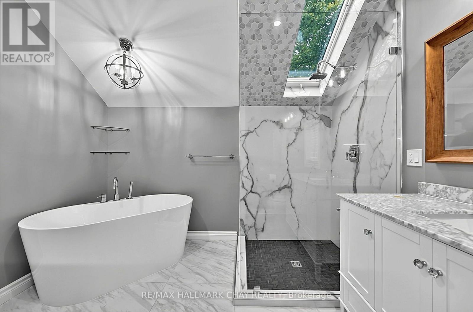 5424 3rd Line Property Photo 36