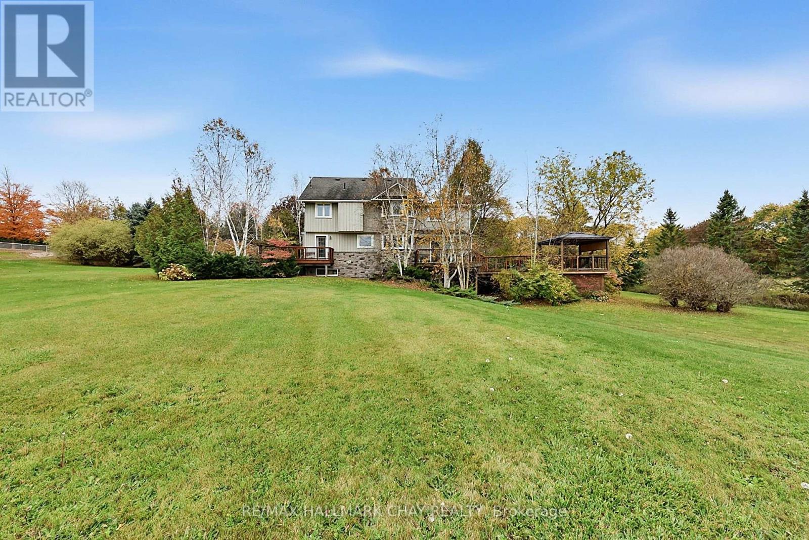 5424 3rd Line Property Photo 42