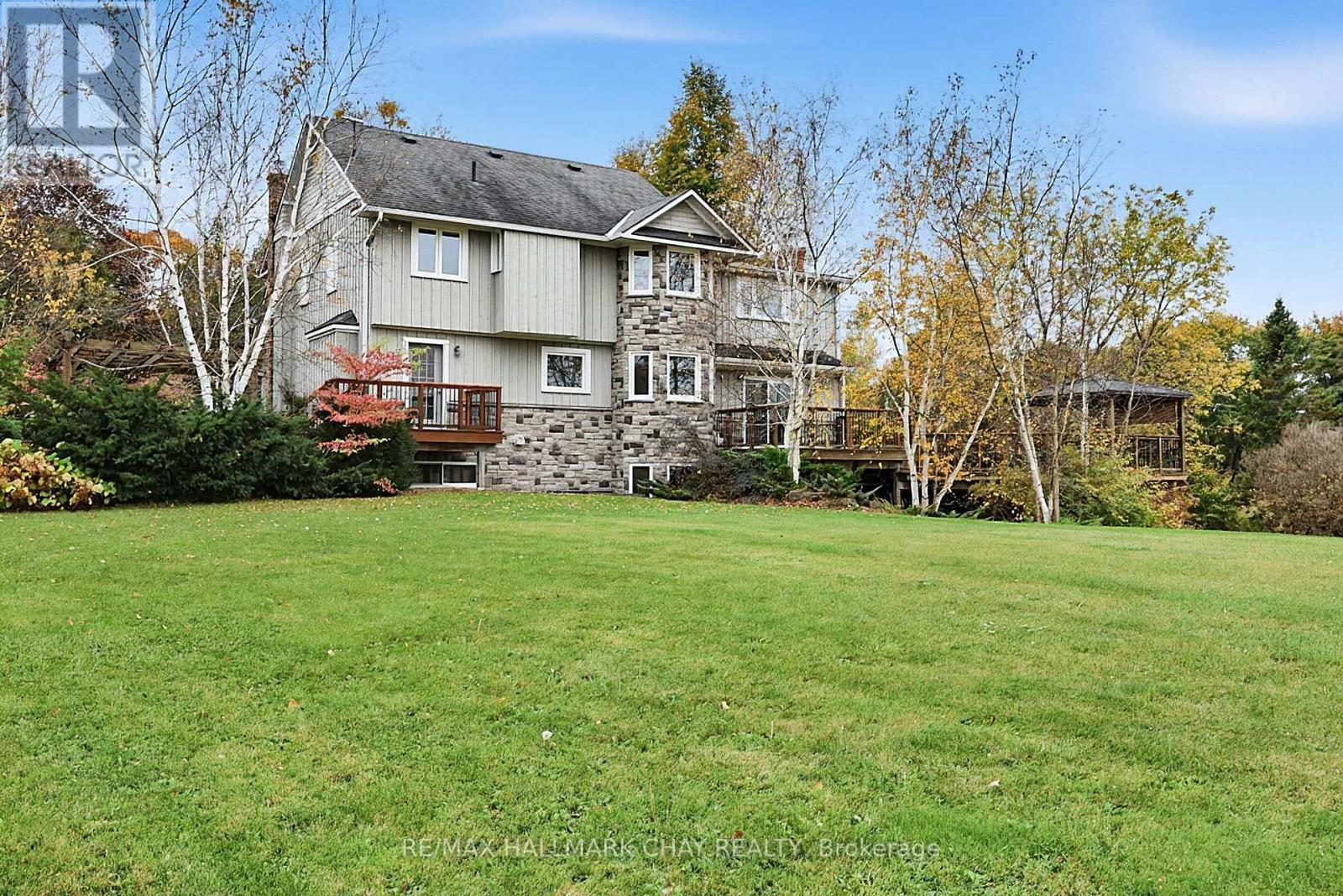 5424 3rd Line Property Photo 43