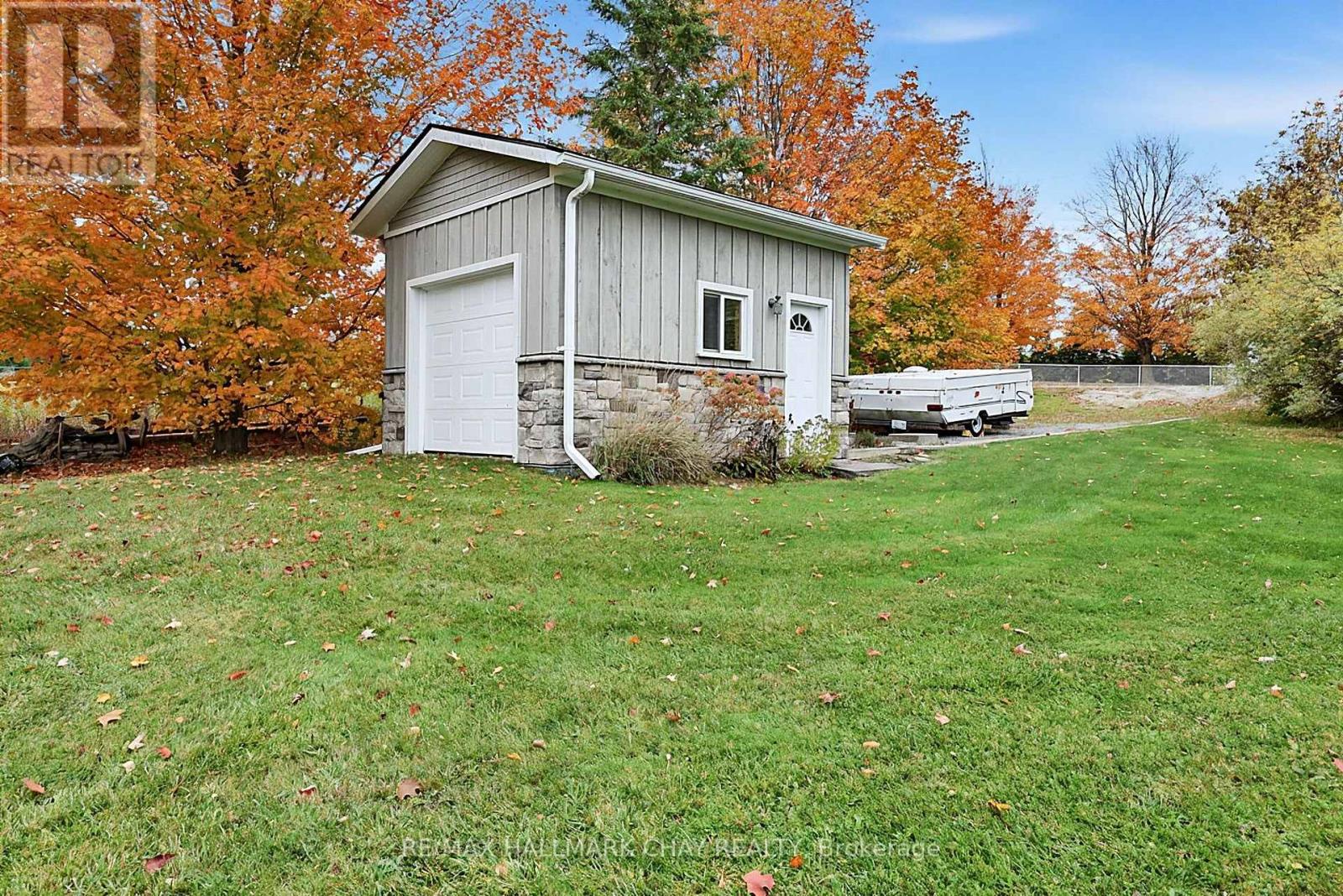 5424 3rd Line Property Photo 44