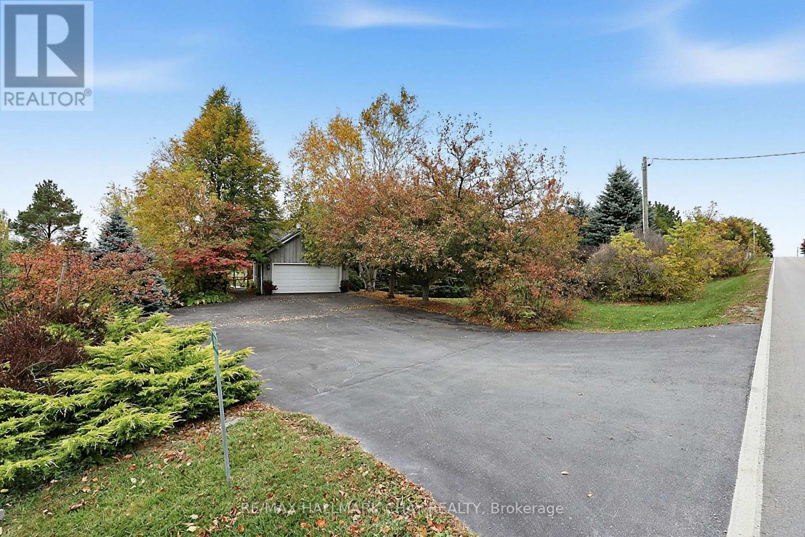 5424 3rd Line Property Photo 45