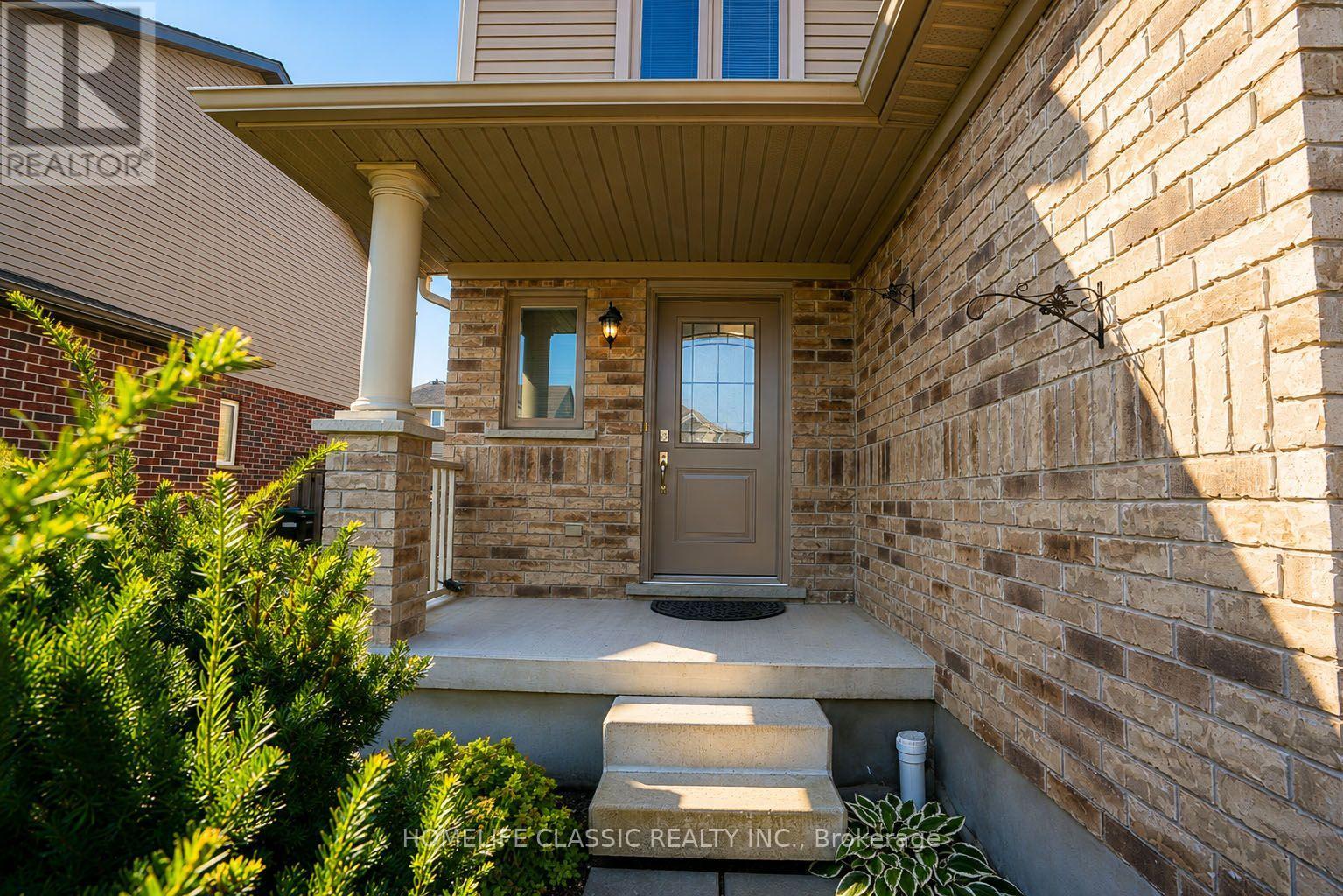 5 Irwin Crescent Property Photo 3
