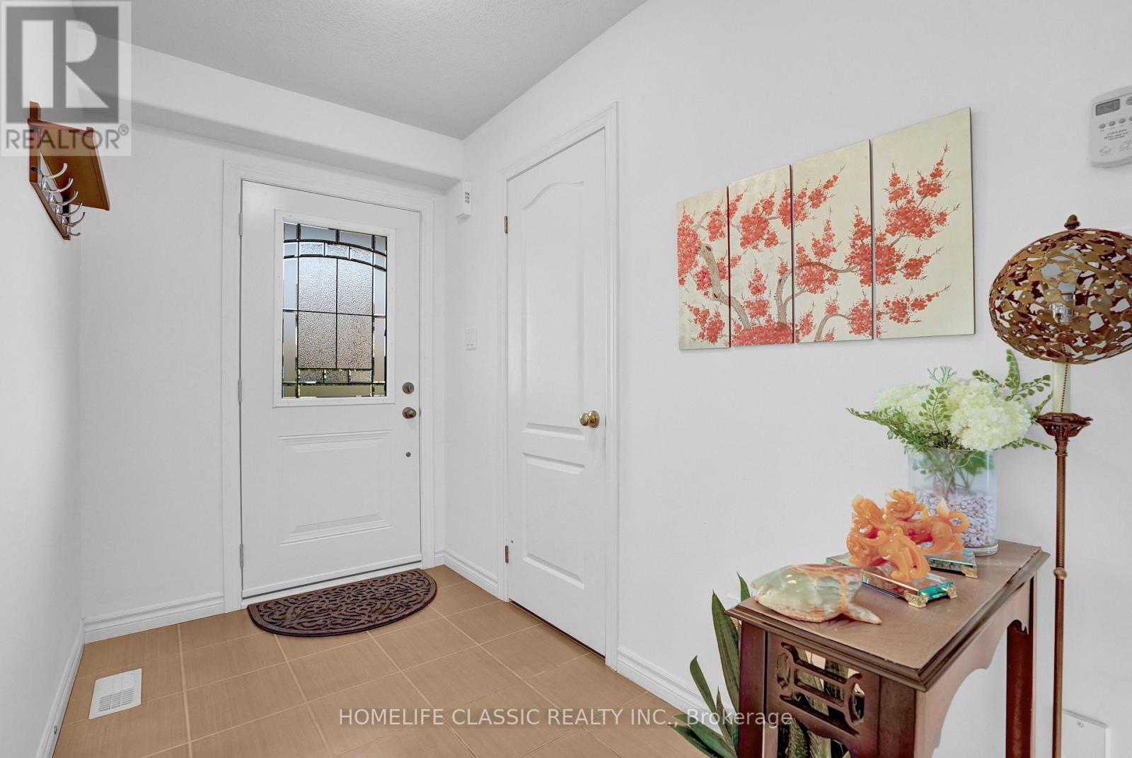 5 Irwin Crescent Property Photo 4
