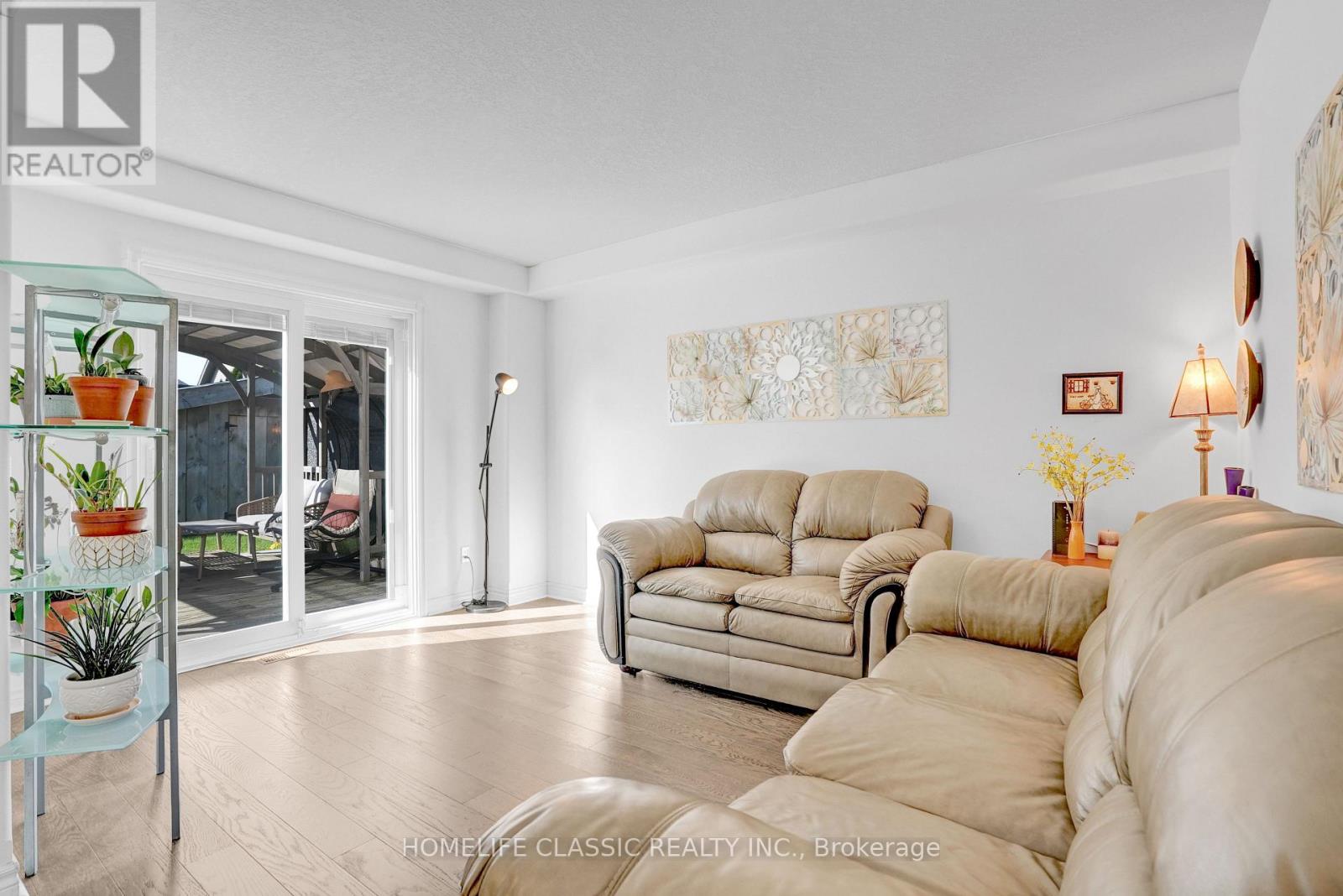 5 Irwin Crescent Property Photo 15