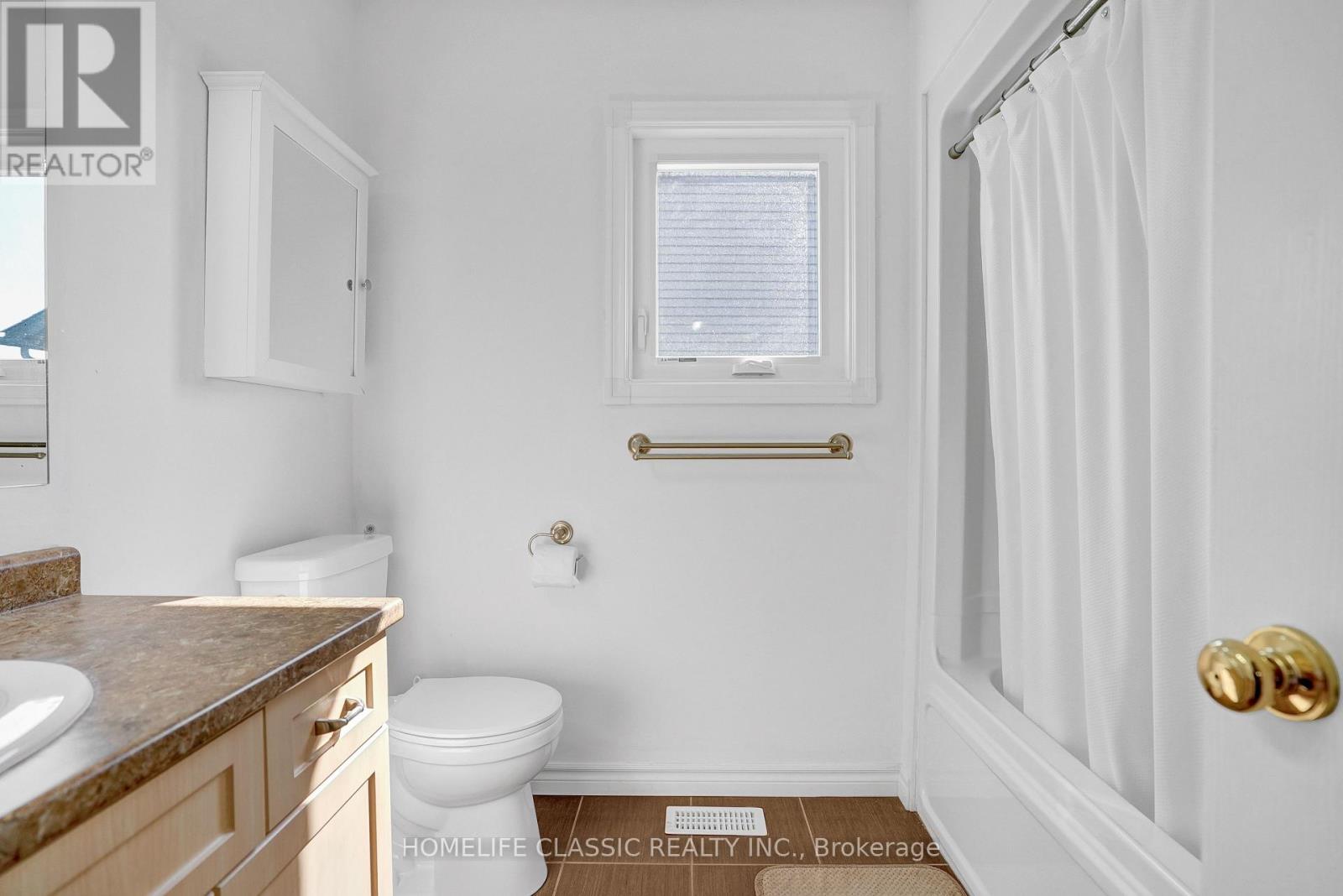 5 Irwin Crescent Property Photo 24