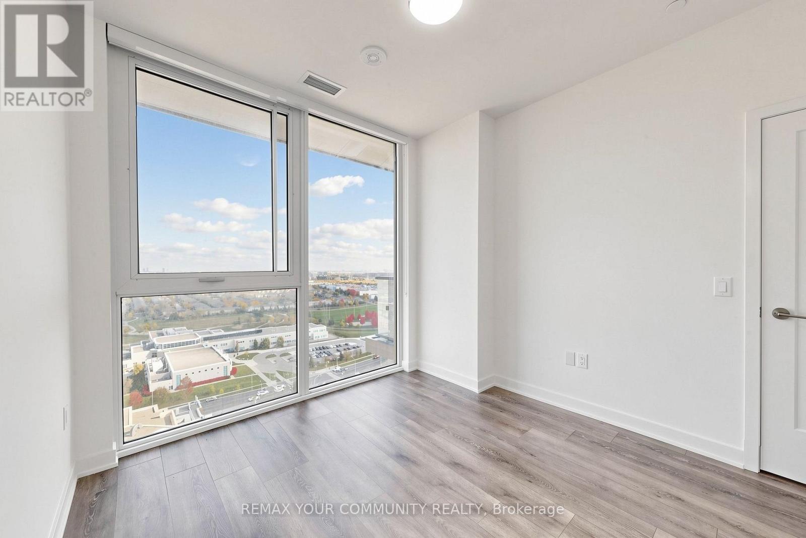 2106 - 105 Oneida Crescent Property Photo 20