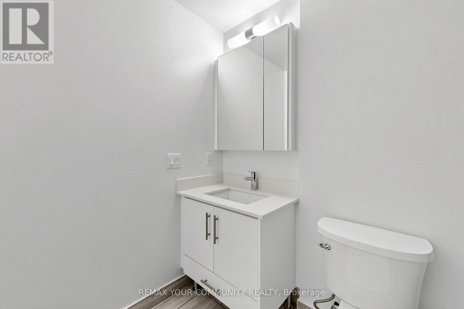 2106 - 105 Oneida Crescent Property Photo 24