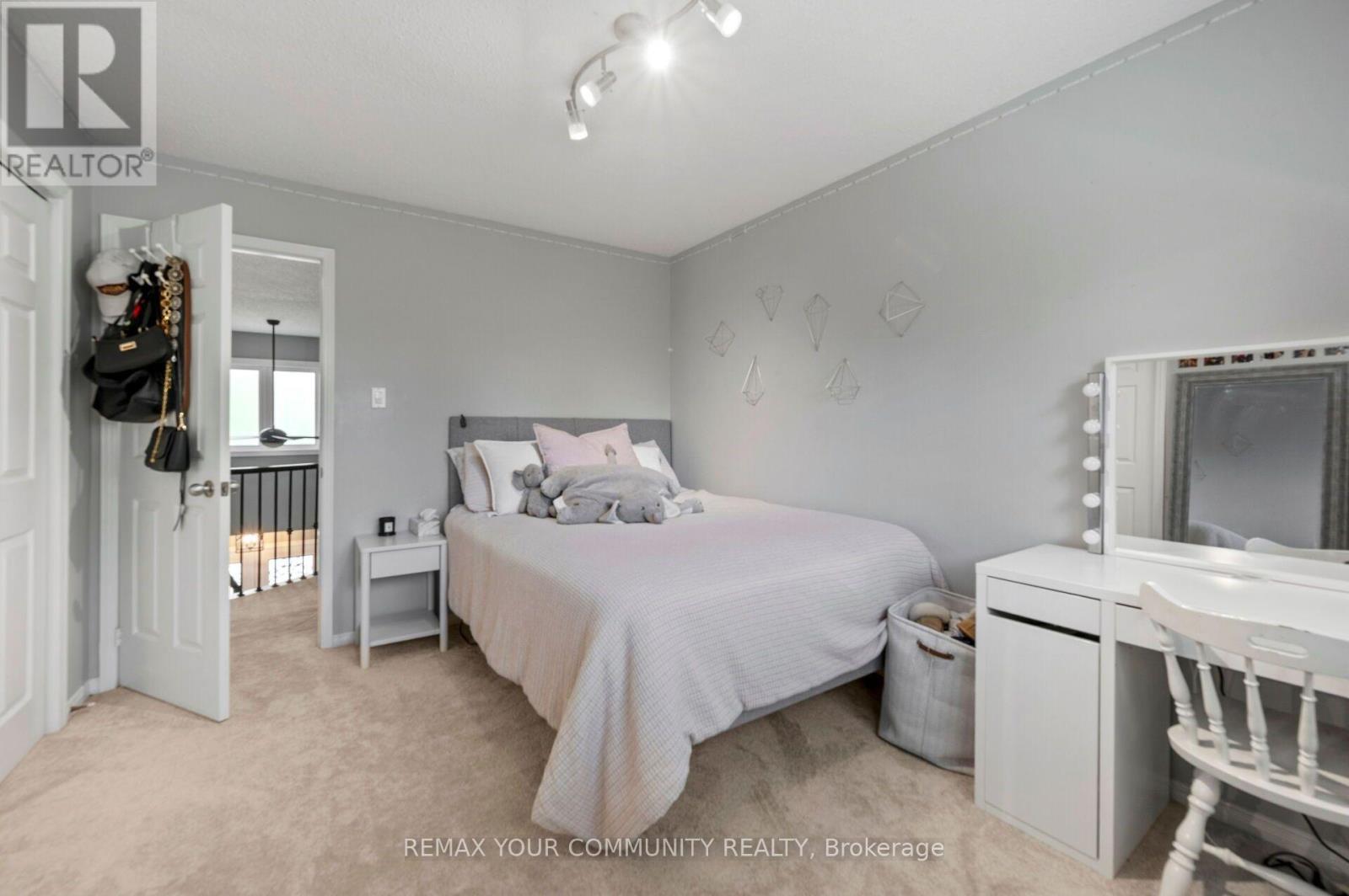 25 Albery Crescent Property Photo 20