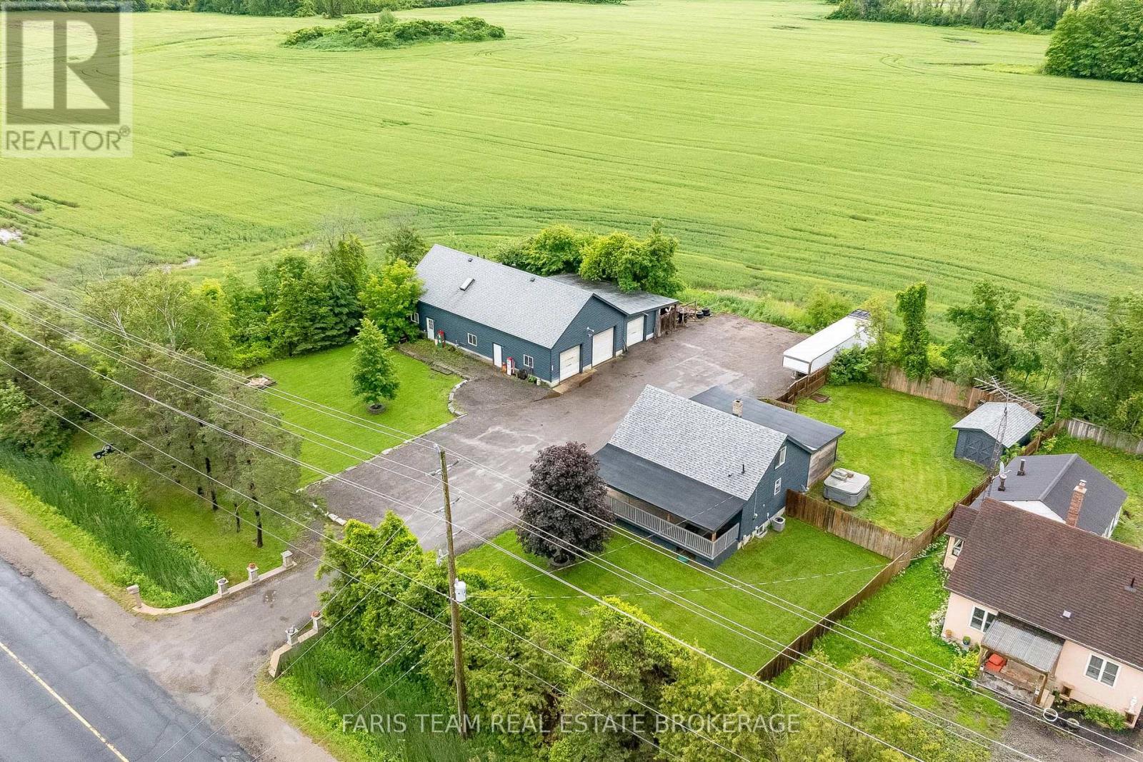 1221 10th Line Property Photo 31
